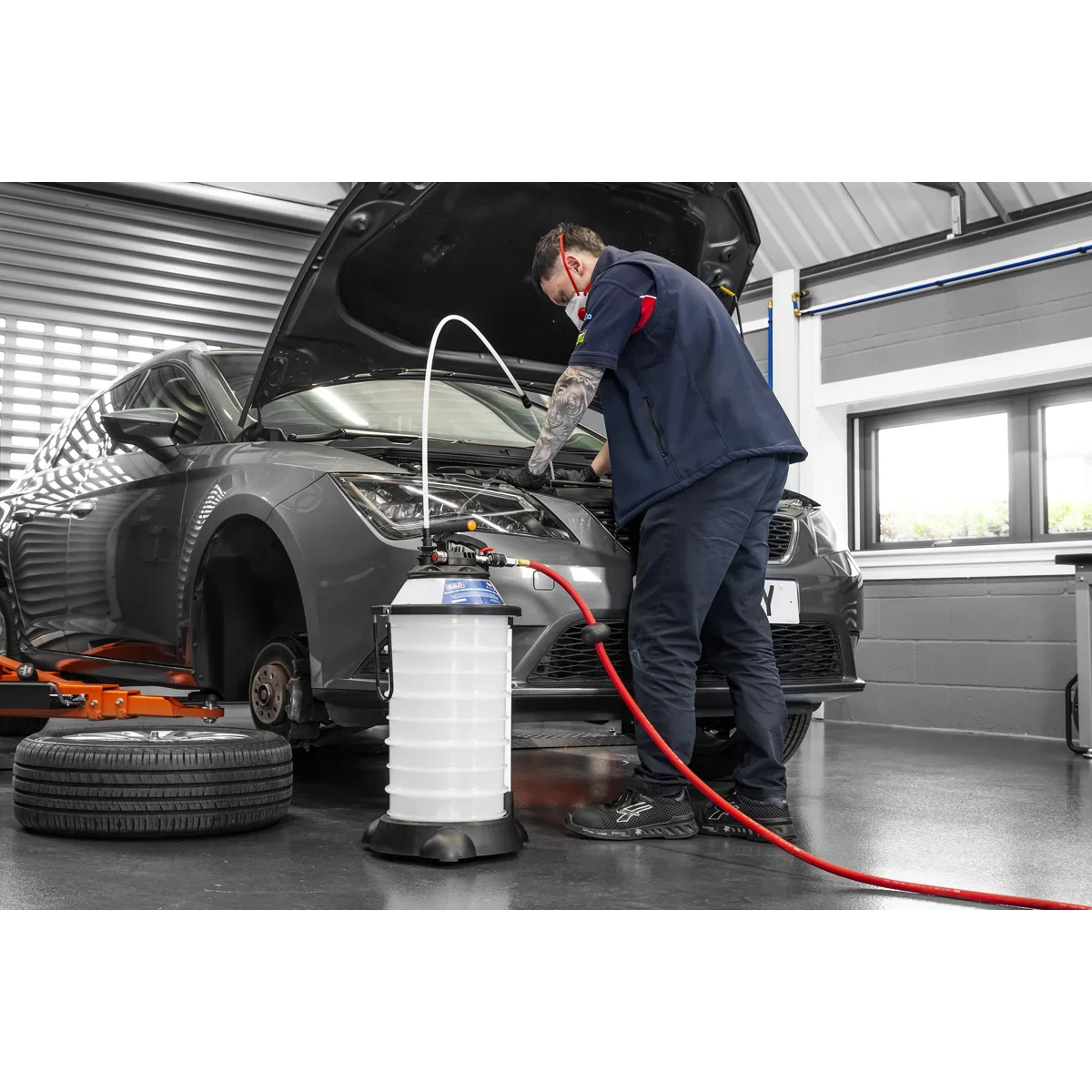 Sealey Manual Air Vacuum Oil & Fluid Extractor Pump 18L