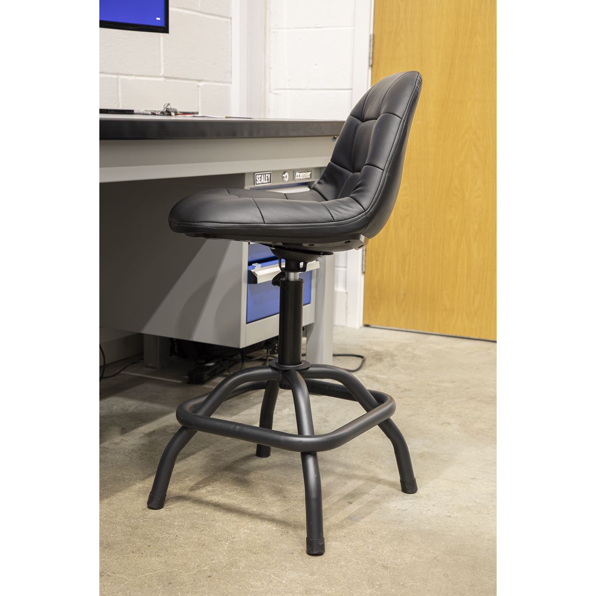 Sealey Workshop Stool Pneumatic with Adjustable Height Swivel Seat & Back Rest