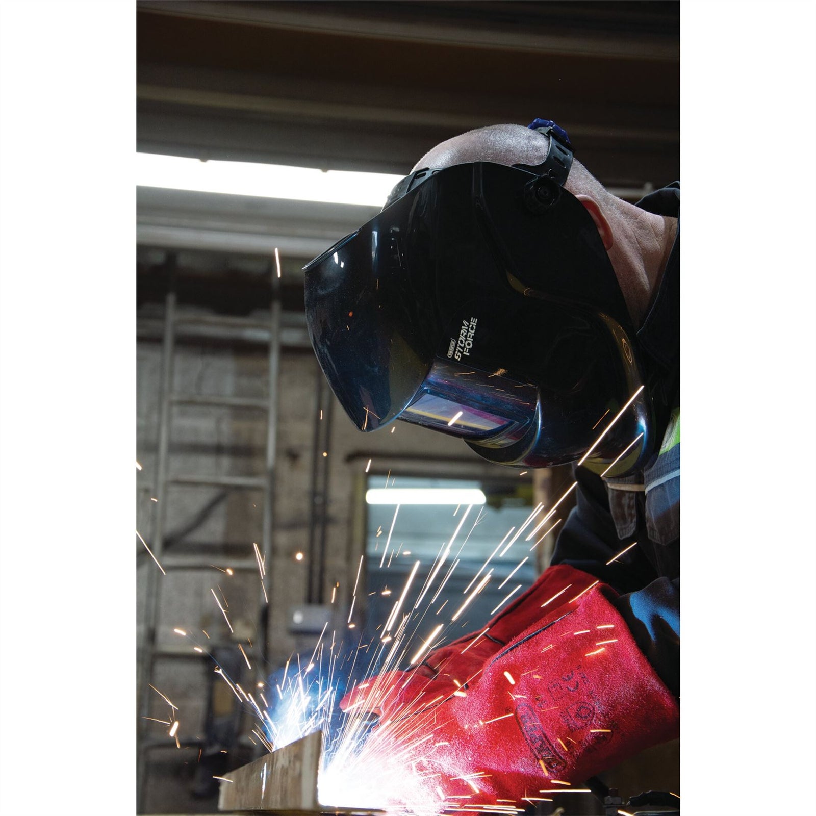 Draper Storm Force Fixed Shade Auto Darkening Welding Helmet 02517