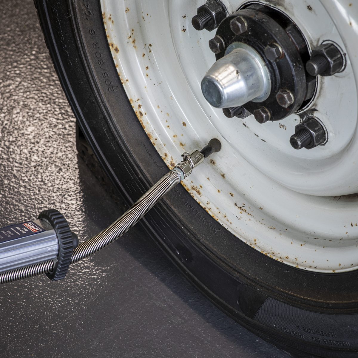 Sealey Clip-On Connector for Tyre Inflators SA361 0.06kg