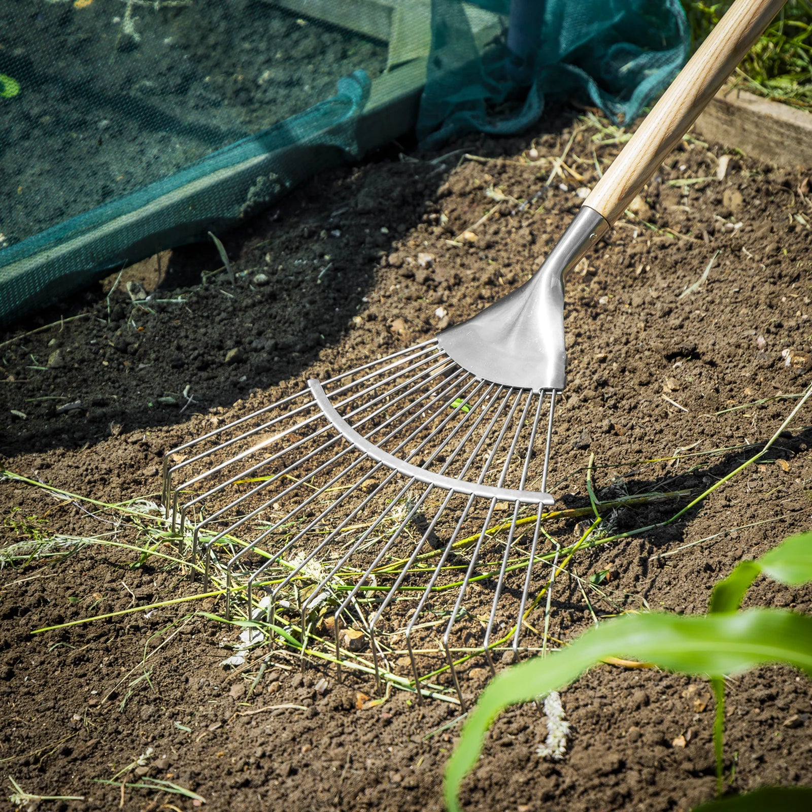 Sealey Premier Lawn Rake with Long Ash Handle 430x370mm