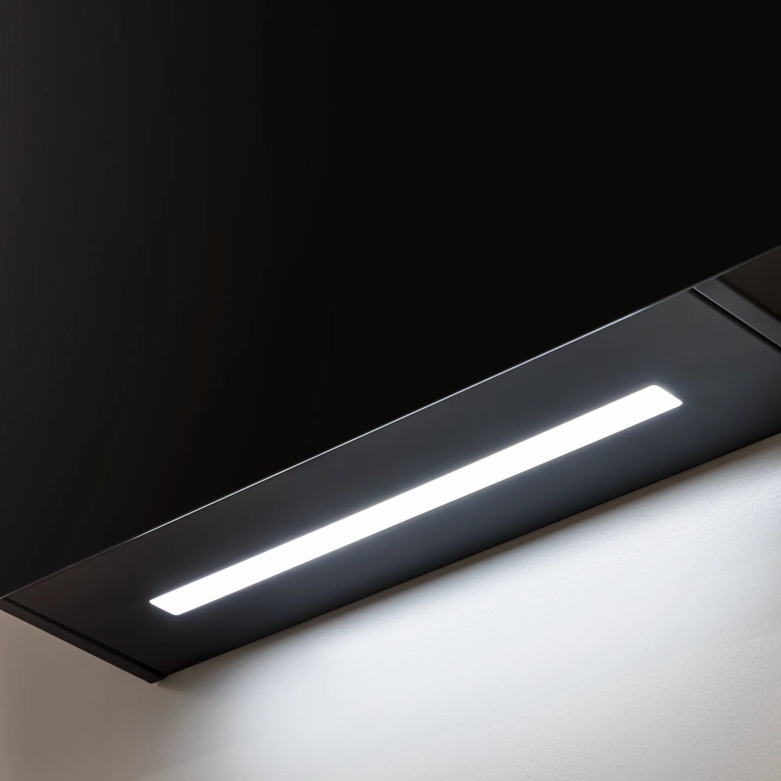 Baridi DH105 60cm Wall Mounted Cooker Hood with Touch Controls