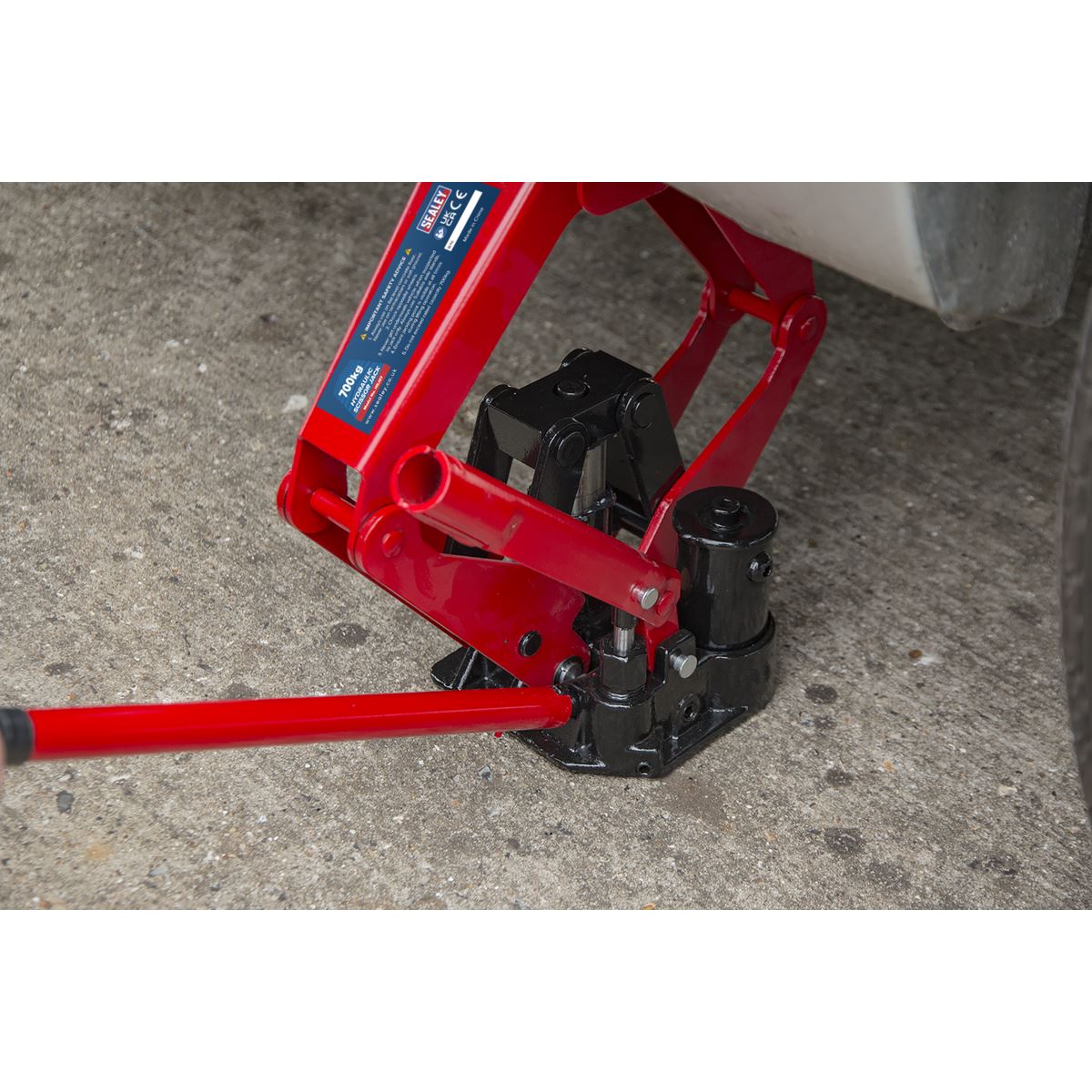Sealey 700kg Hydraulic Scissor Jack in Case Emergency Car Lift Wind Up Garage