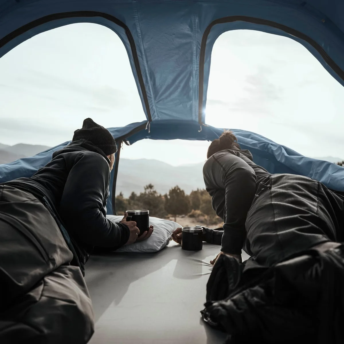 Thule Approach M 2-3 Person Roof Tent Pelican Grey