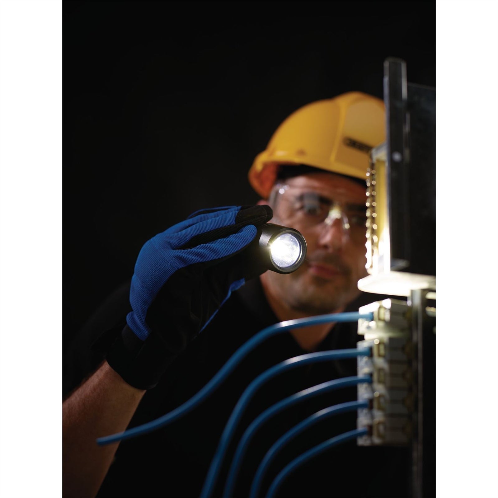 Draper SMD LED Wireless/USB Rechargeable Hand Torch, 10W, 1000 Lumens, USB-C Cab