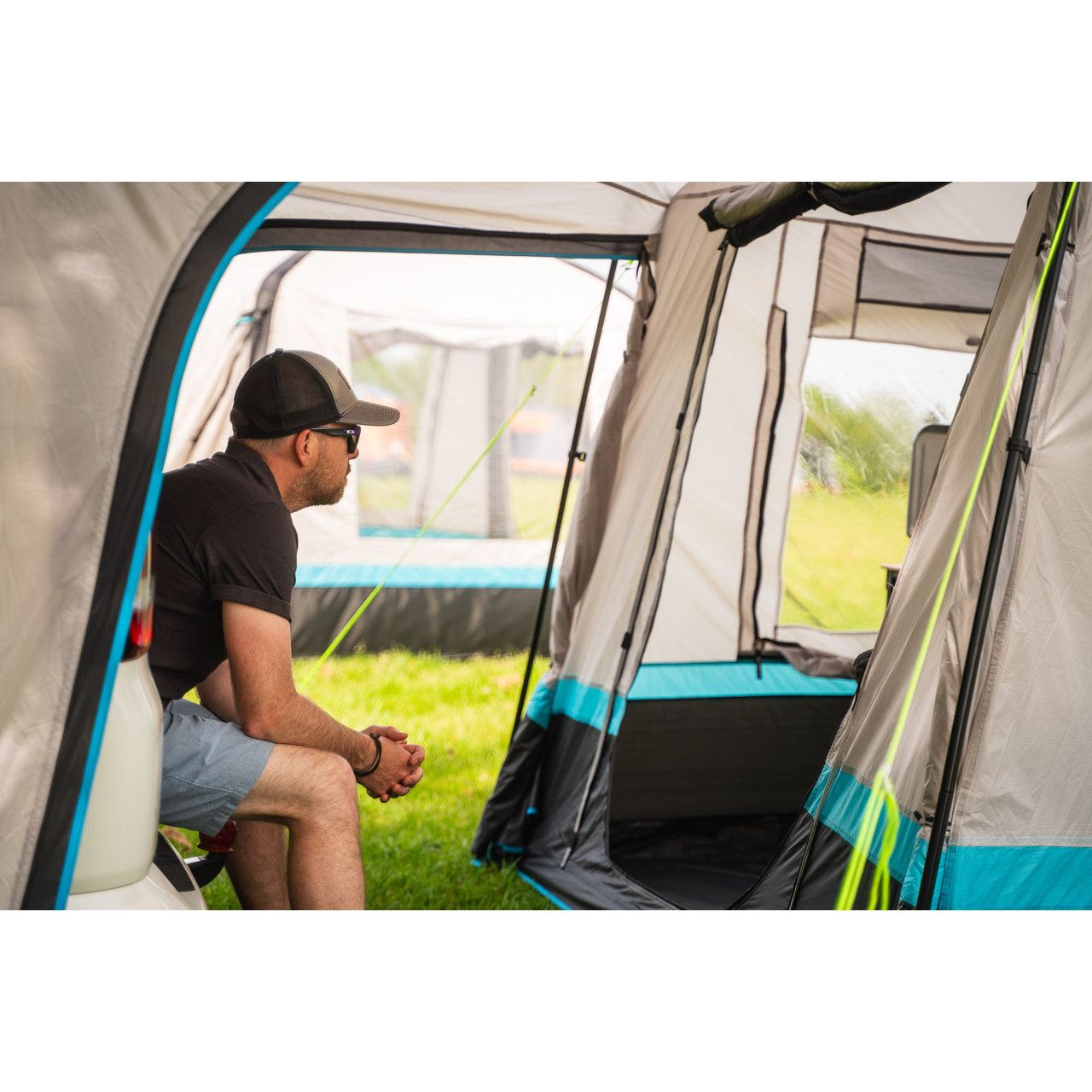 Olpro Snug Poled Tailgate Awning (steel Legs Fibreglass Roof )
