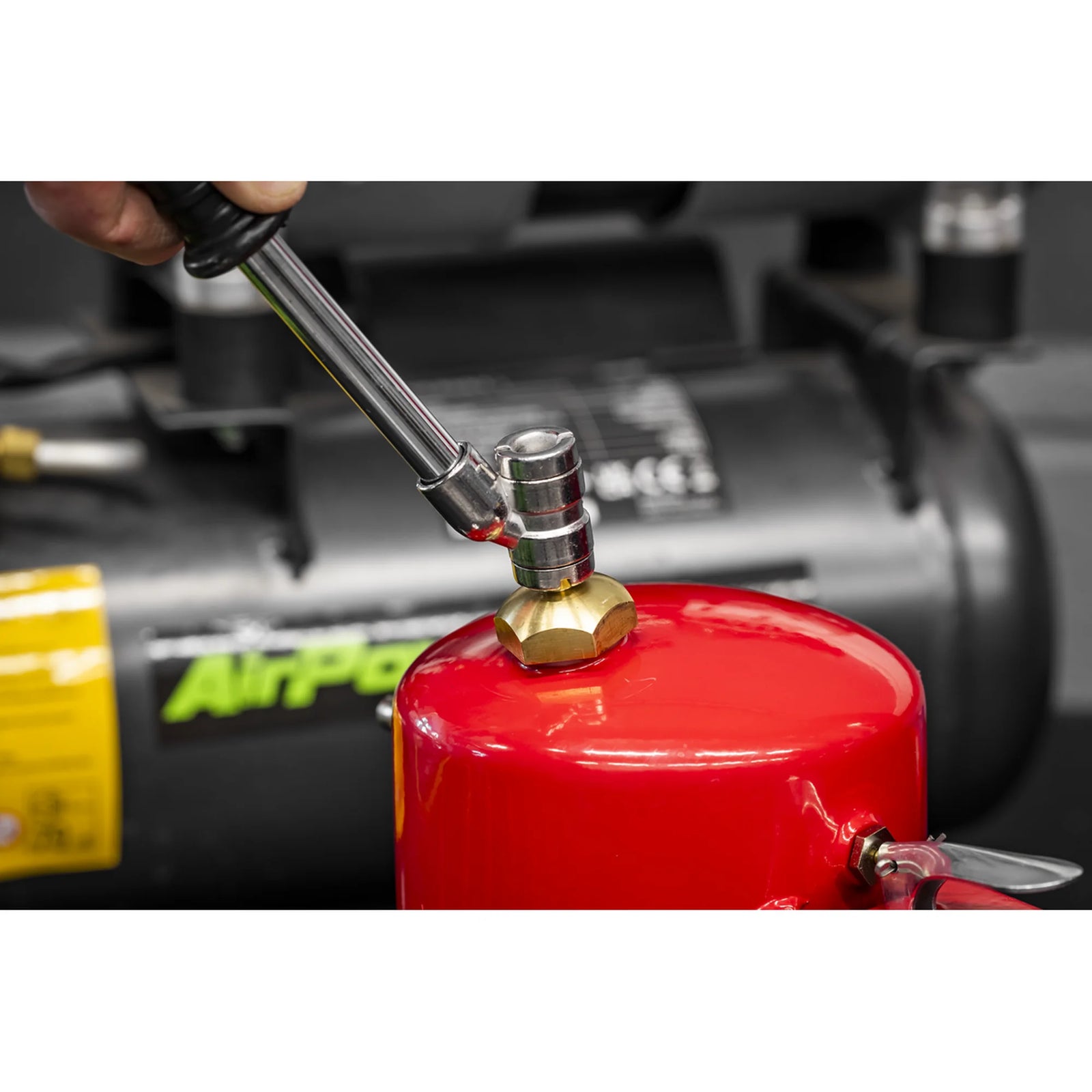 Sealey Non-Aerosol Spot Sprayer TP900R 1L Red