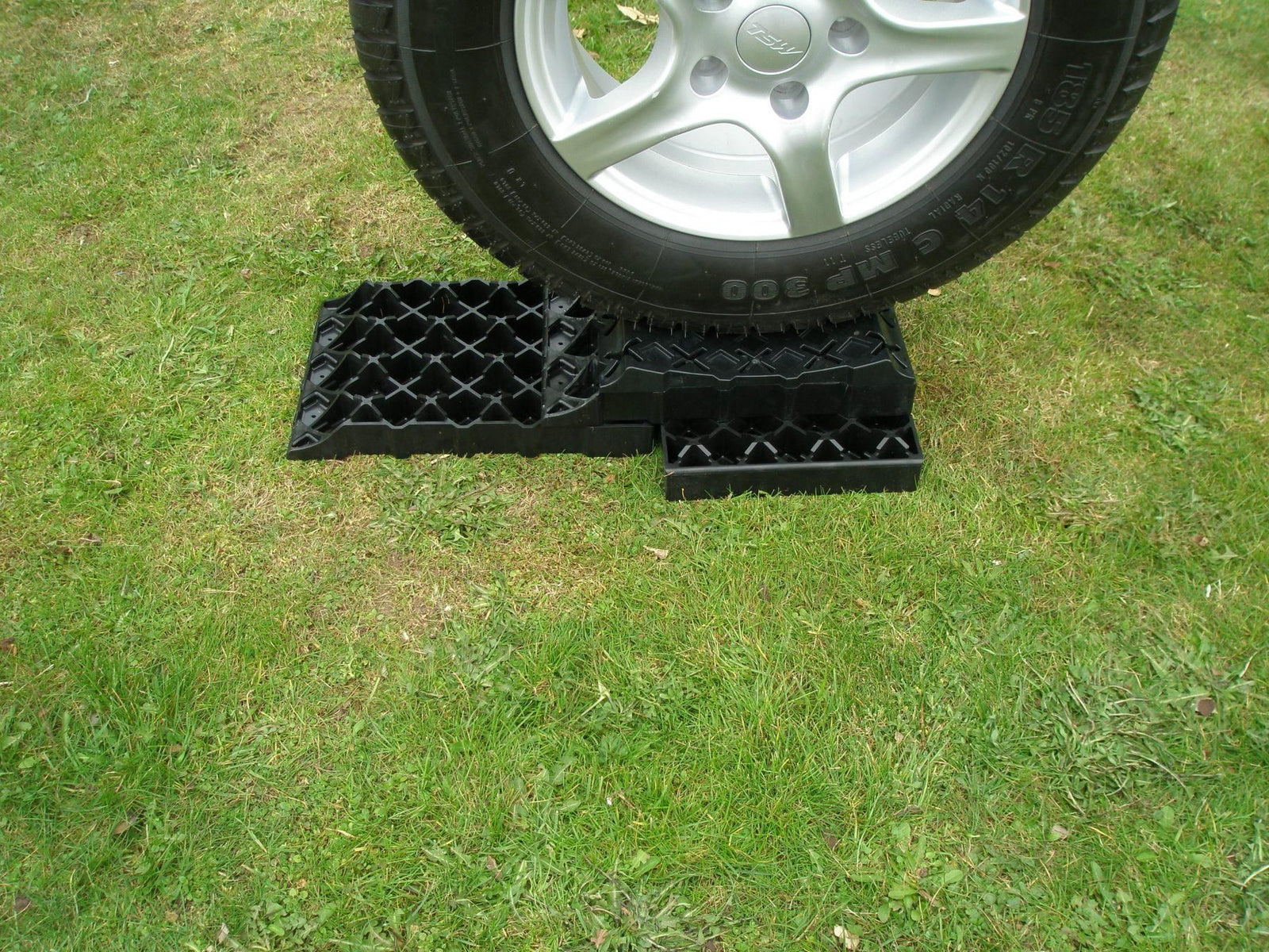 Milenco Stacka Level 6 Superior Levelling System with Tyre Saver and Carry Bag