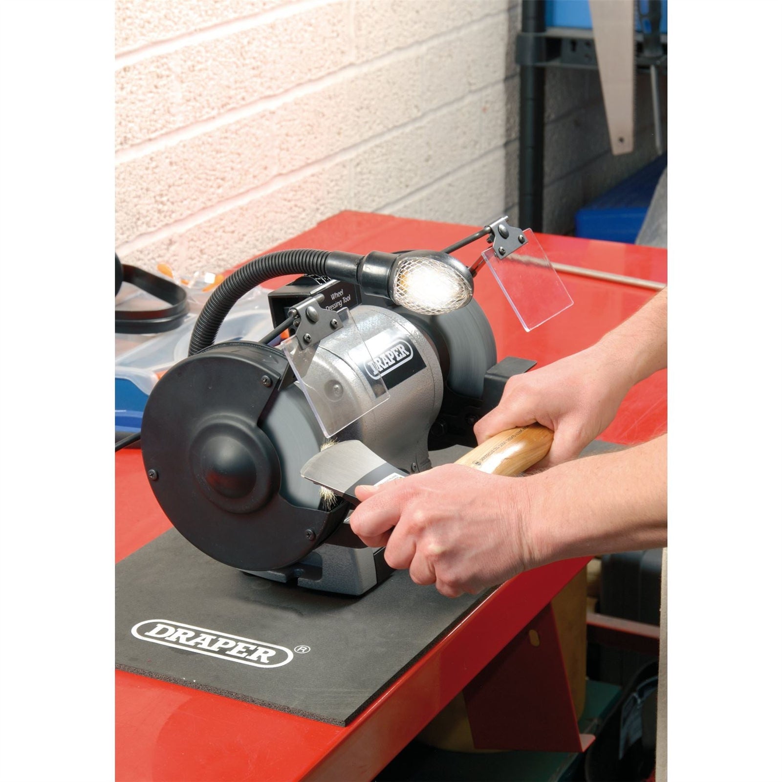 Draper Bench Grinder With Worklight, 150mm, 370W 05095