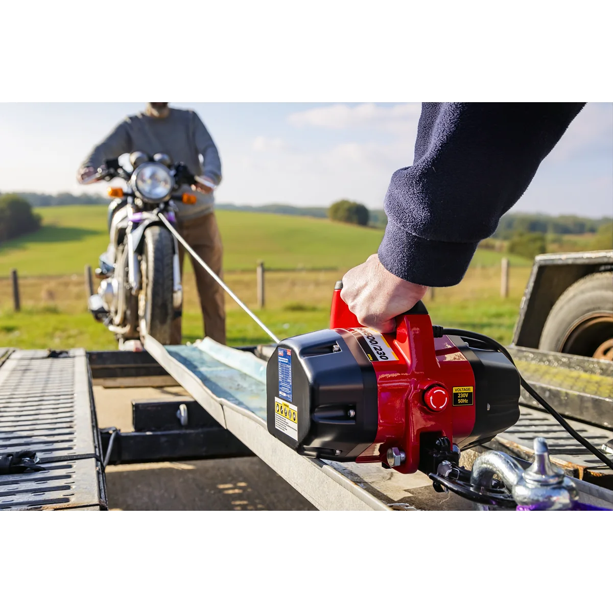 Sealey Portable Handheld Winch 500kg Pulling Force 230V
