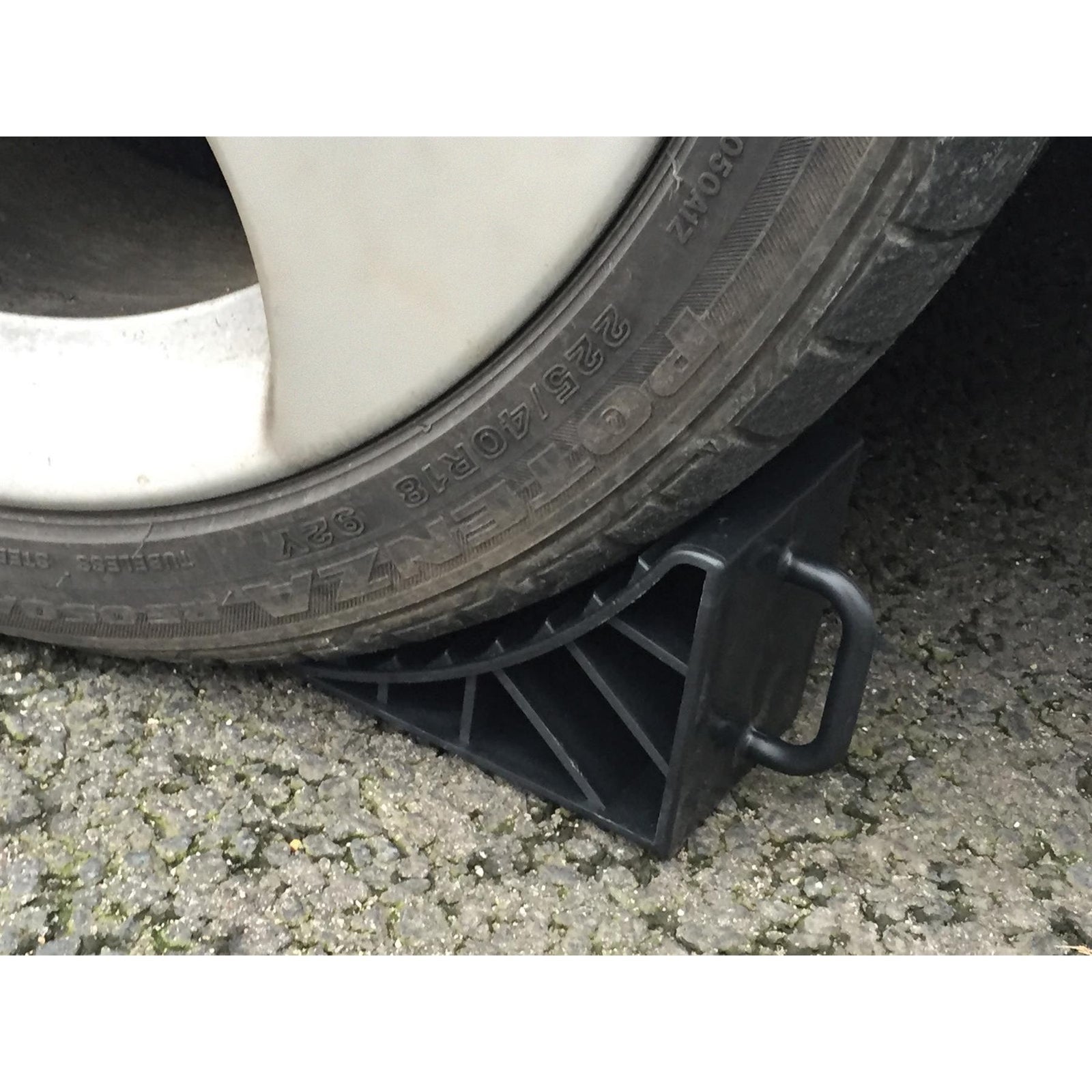 2 x Streetwize LWACC72 Plastic Car Caravan Boat Trailer Wheel Chock Stop Stopper
