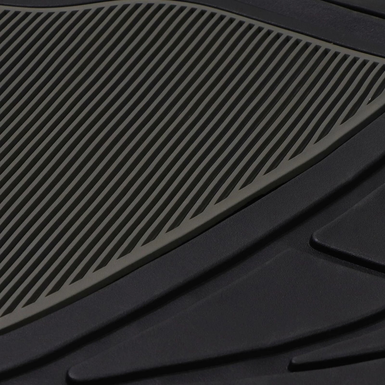 Streetwize Deluxe Celebrity Rubber Car Mat Set with Full Cross Rear - SWCM101