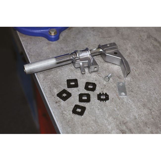 Laser Universal Outside Thread Chaser 7798