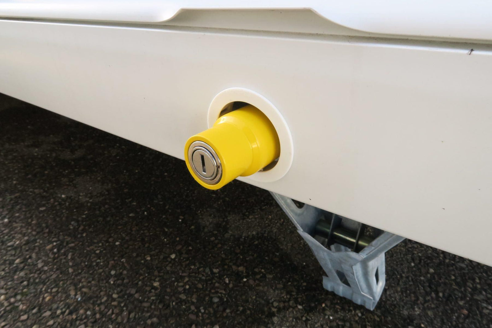 Milenco Corner Steady Leg Nut Locks – Pair | Keyed-Alike Caravan/Trailer Leg Security (Locks Legs Down) – 2196