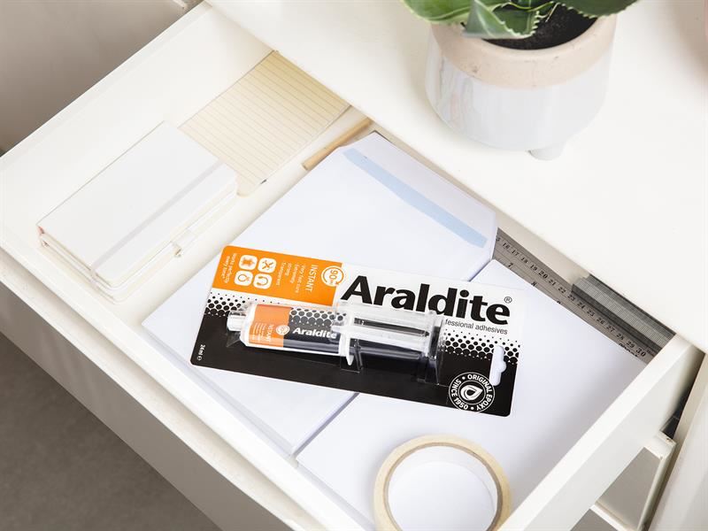 Araldite Instant Epoxy Syringe 24ml