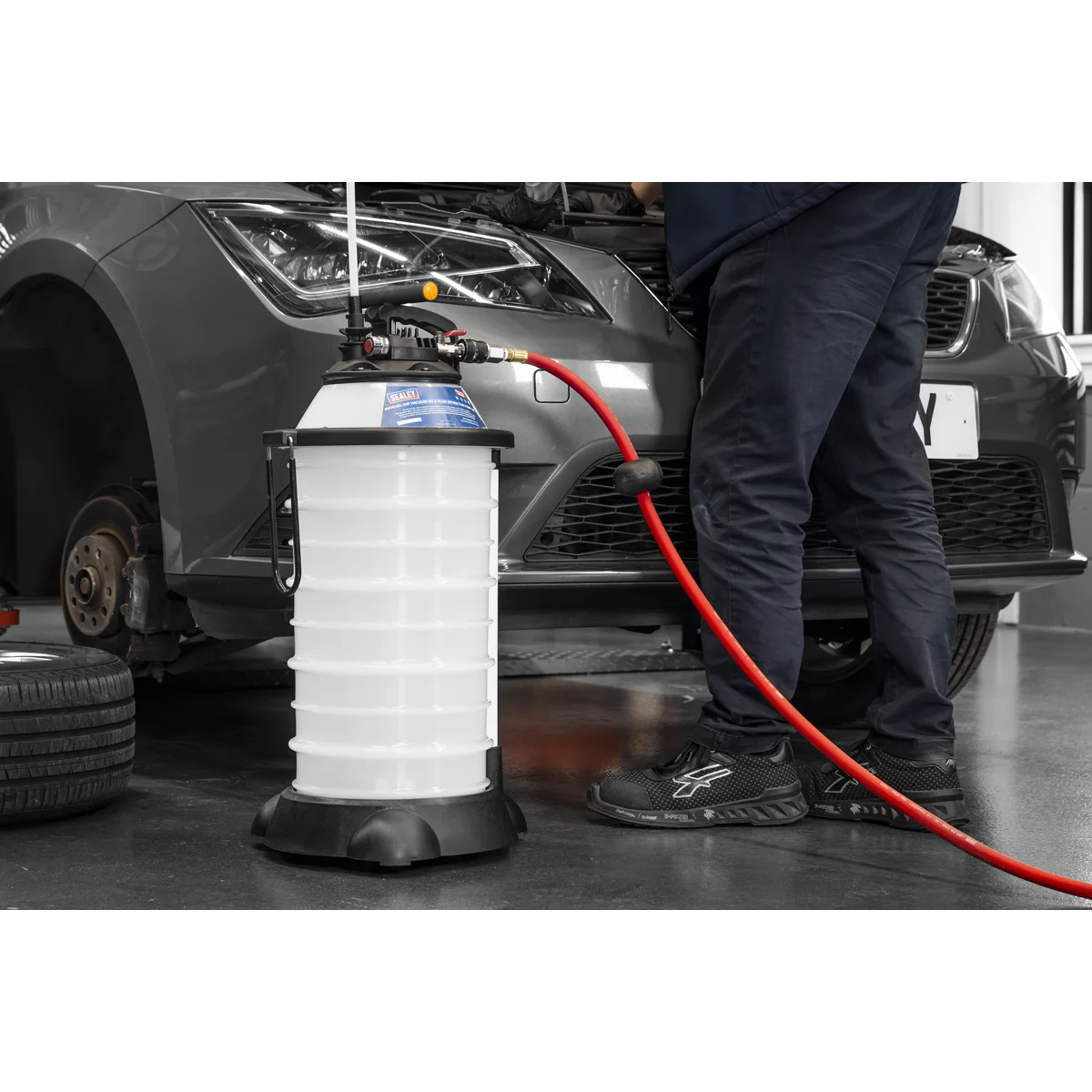 Sealey Manual Air Vacuum Oil & Fluid Extractor Pump 18L