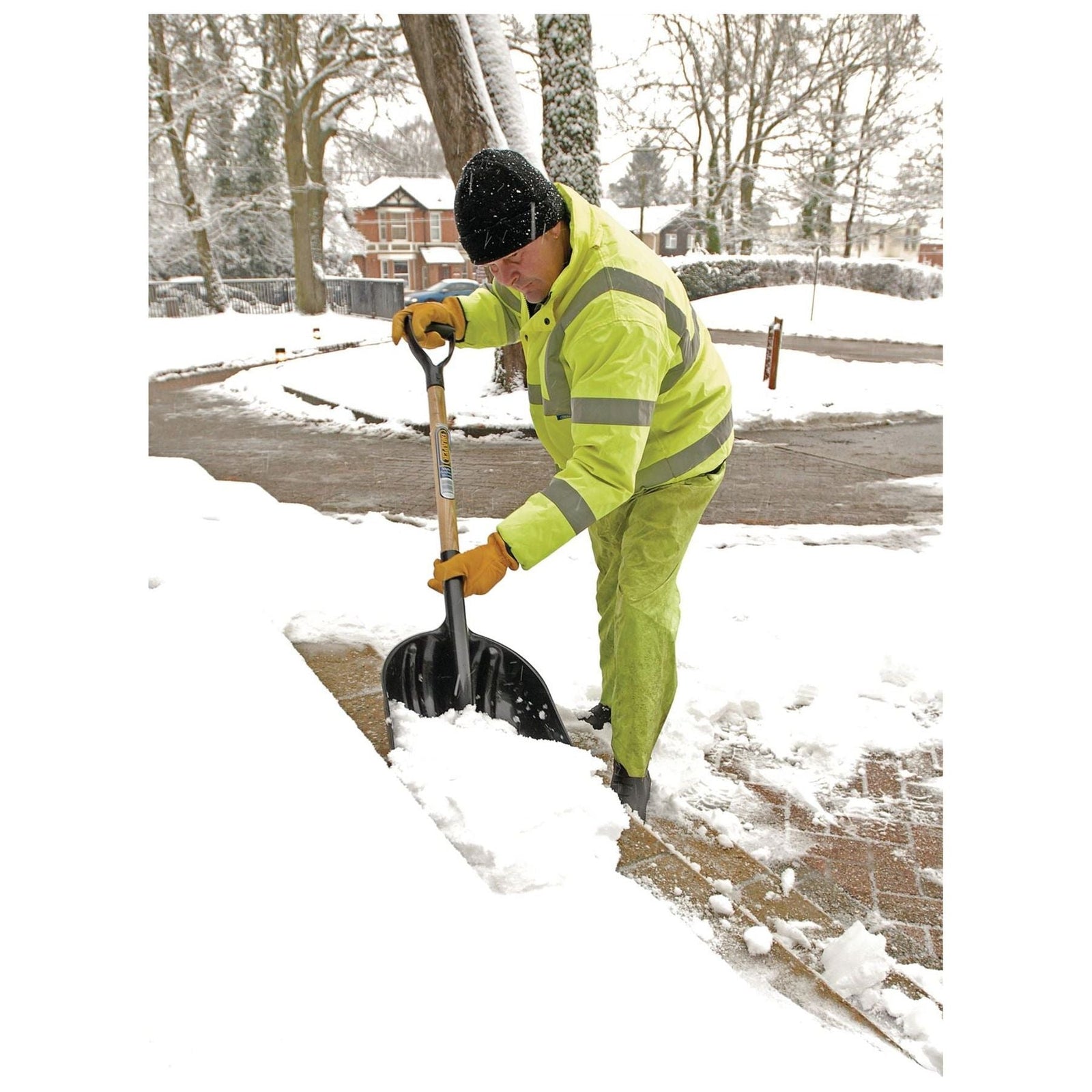 Draper Rubble and Debris/Multi-Purpose ABS Shovel with Hardwood Shaft 19177