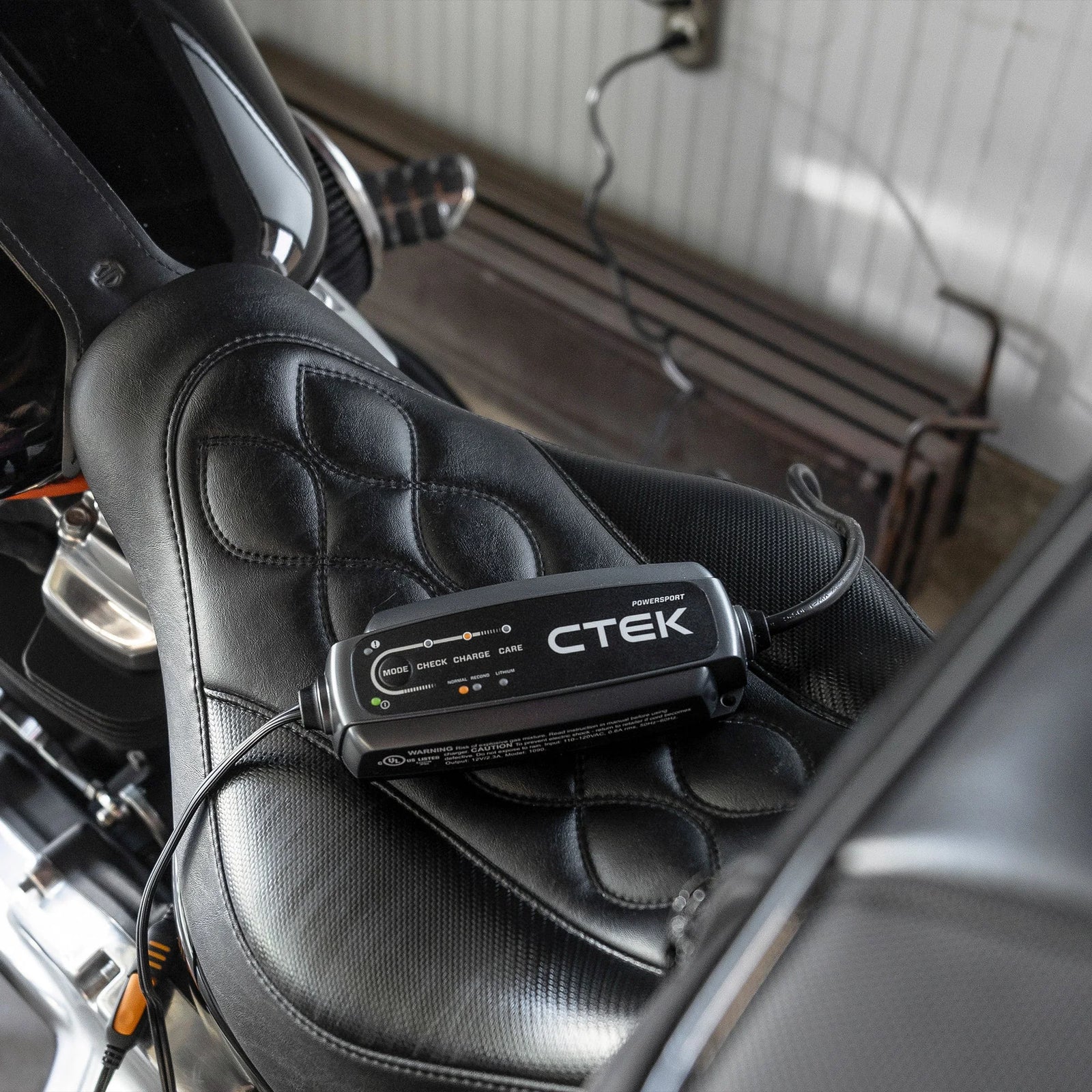 CTEK CT5 POWERSPORT Charger for Lead-Acid & Lithium Batteries
