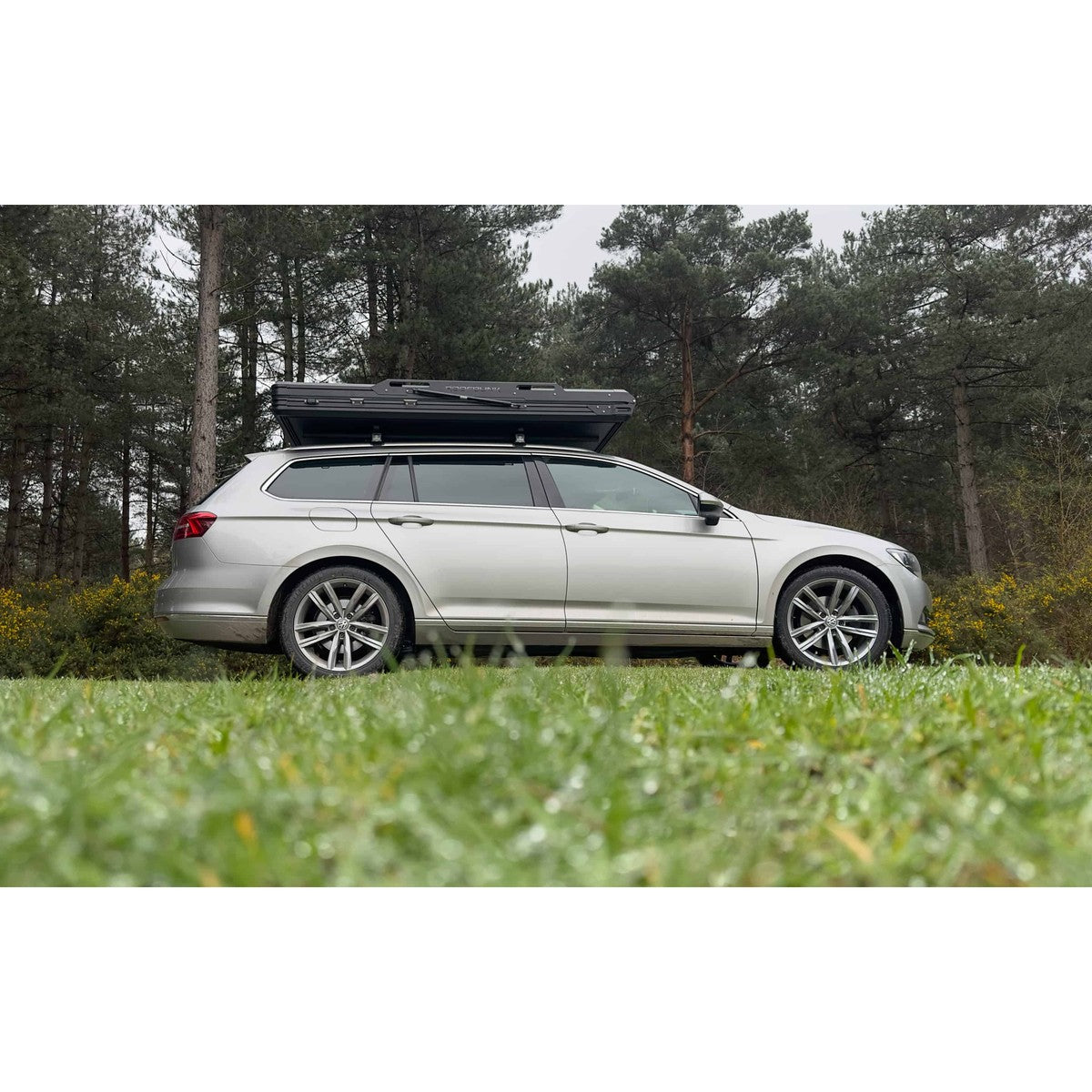 RoofBunk Adventurer Aluminium Clamshell Roof Tent