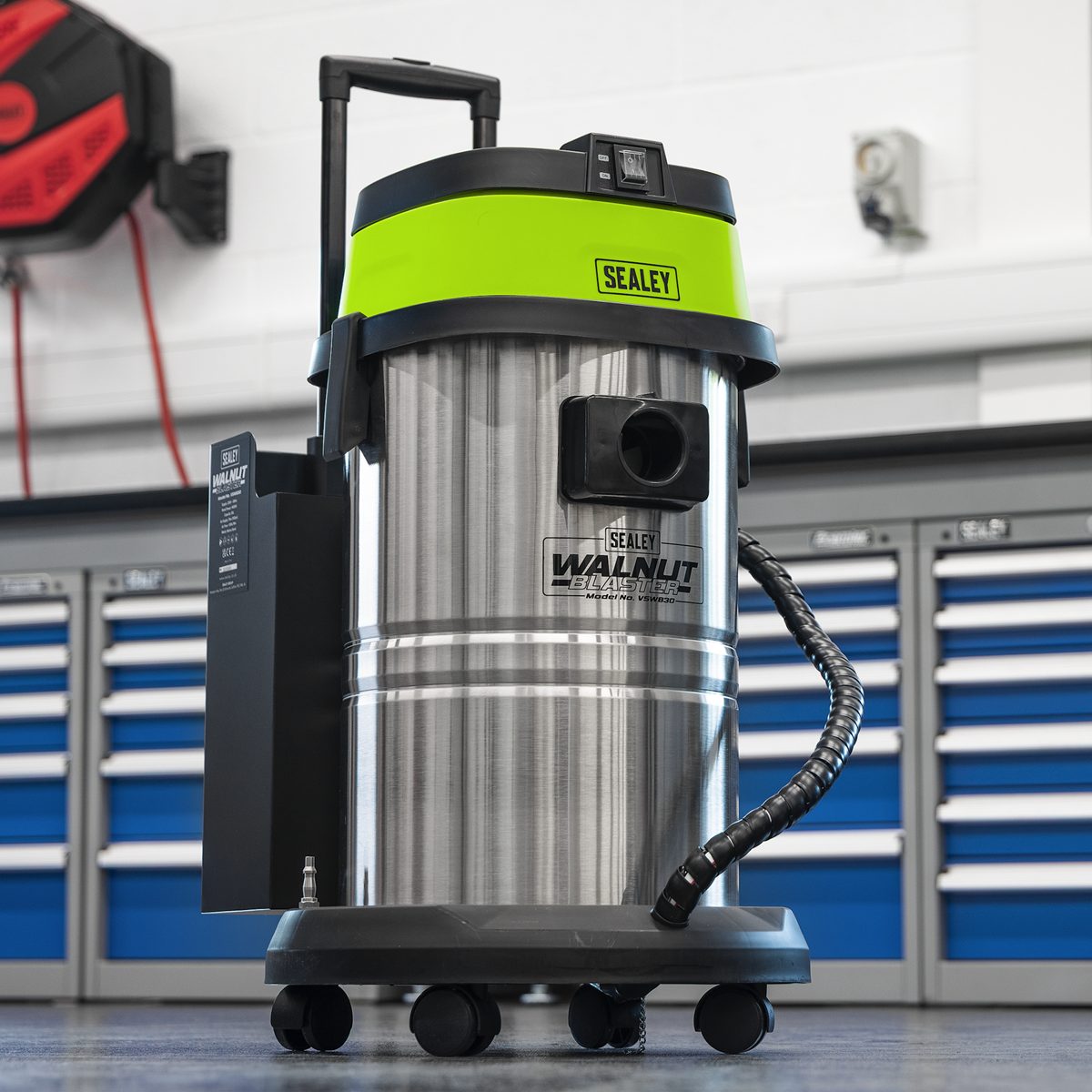 Sealey Walnut Blaster 30L Capacity VSWB30