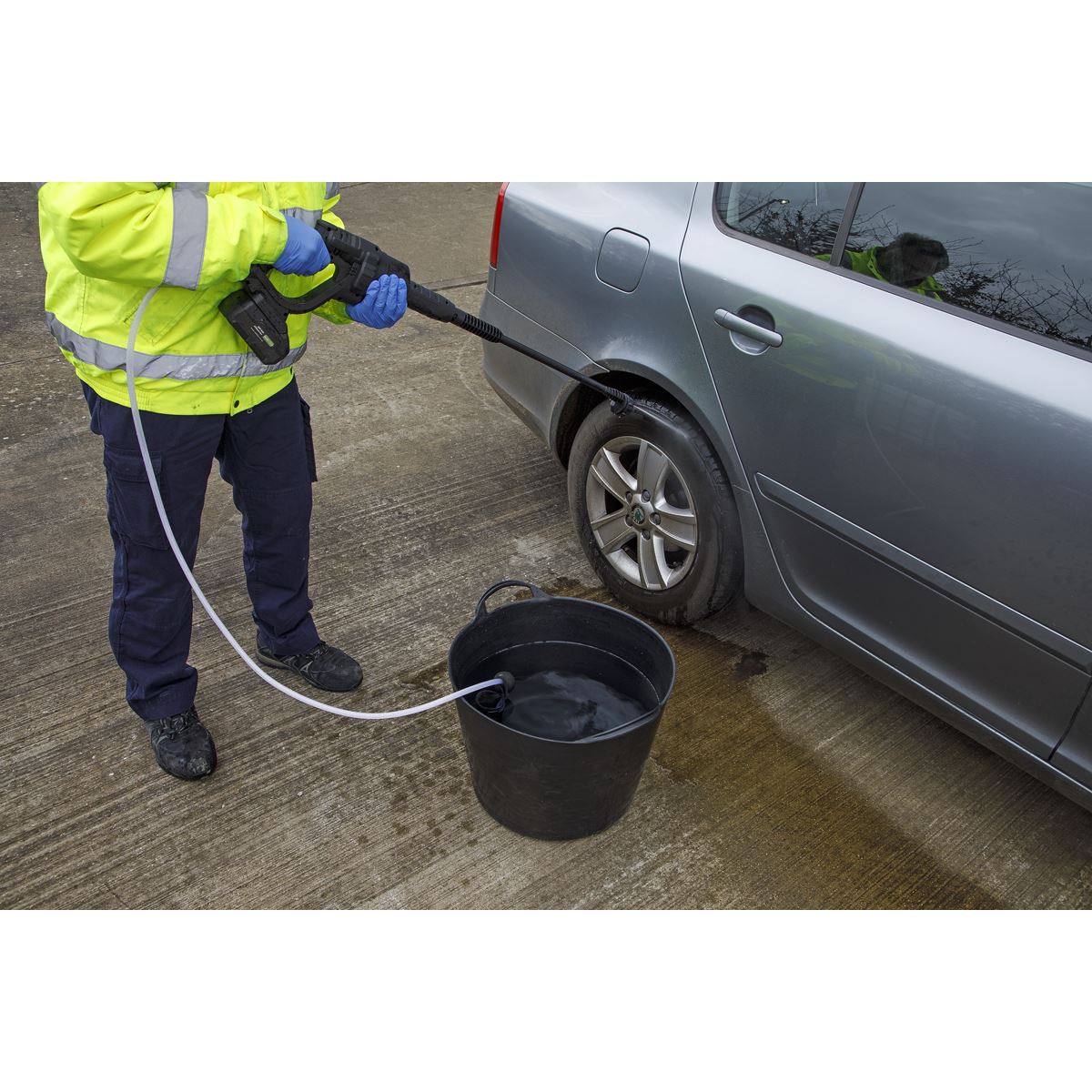 Sealey Cordless Pressure Washer Kit 20V SV20 Series 2 Batteries CP20VPWKIT