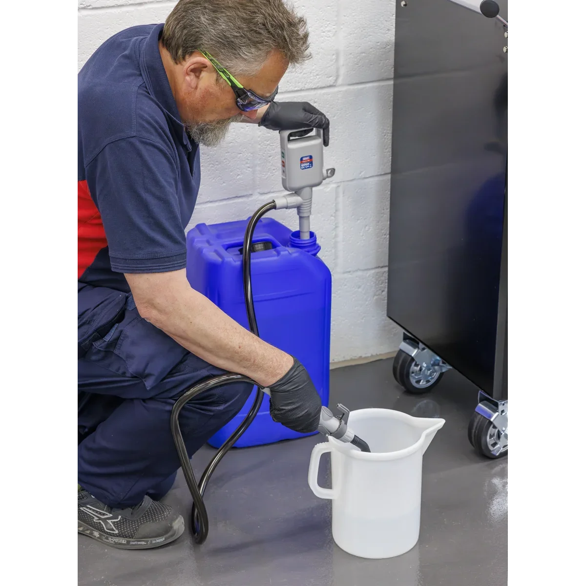 Sealey Battery Operated Fluid Transfer Pump TP81 9L/min