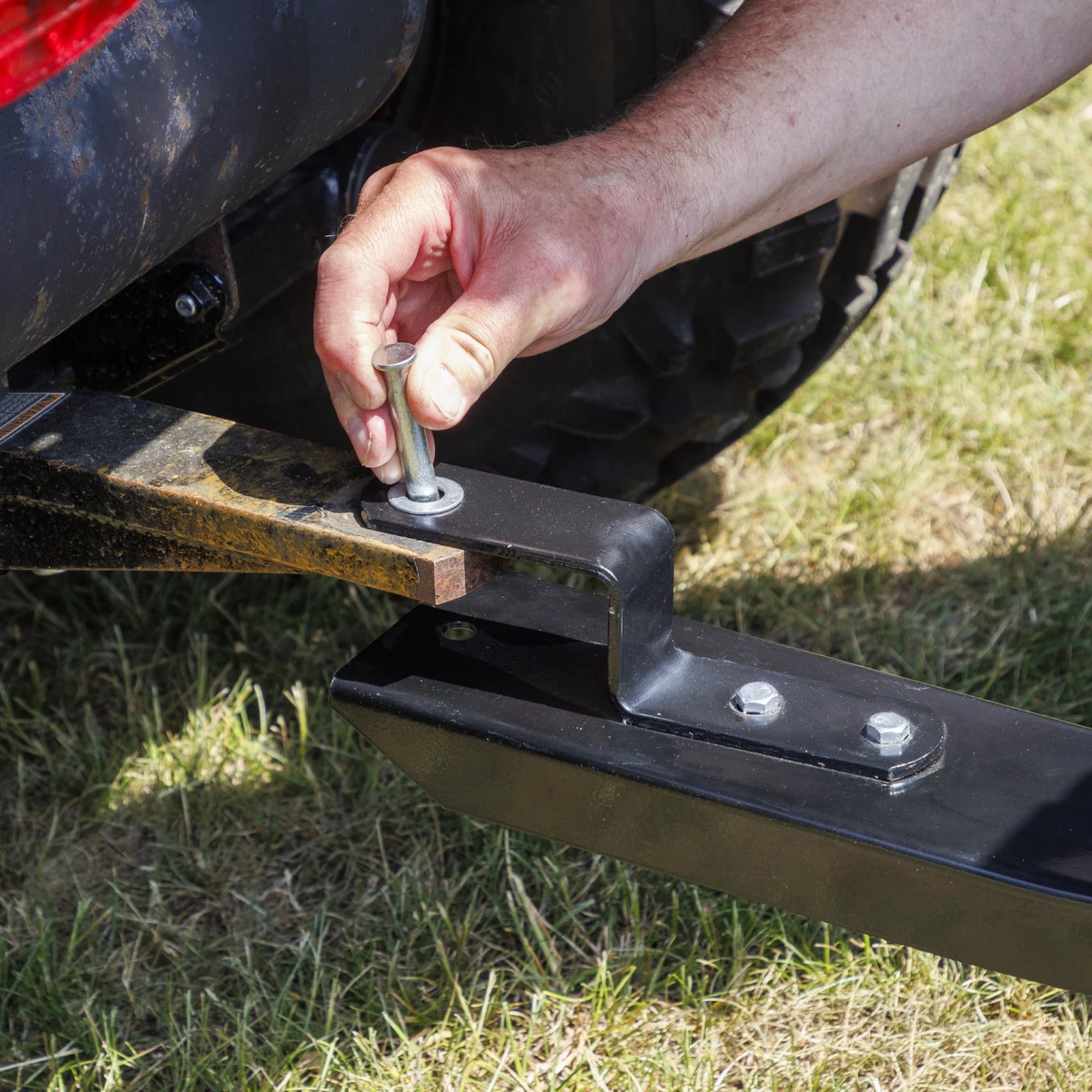 Sealey 48" Tow Behind Plug Aerator SLA48T - 95kg Capacity