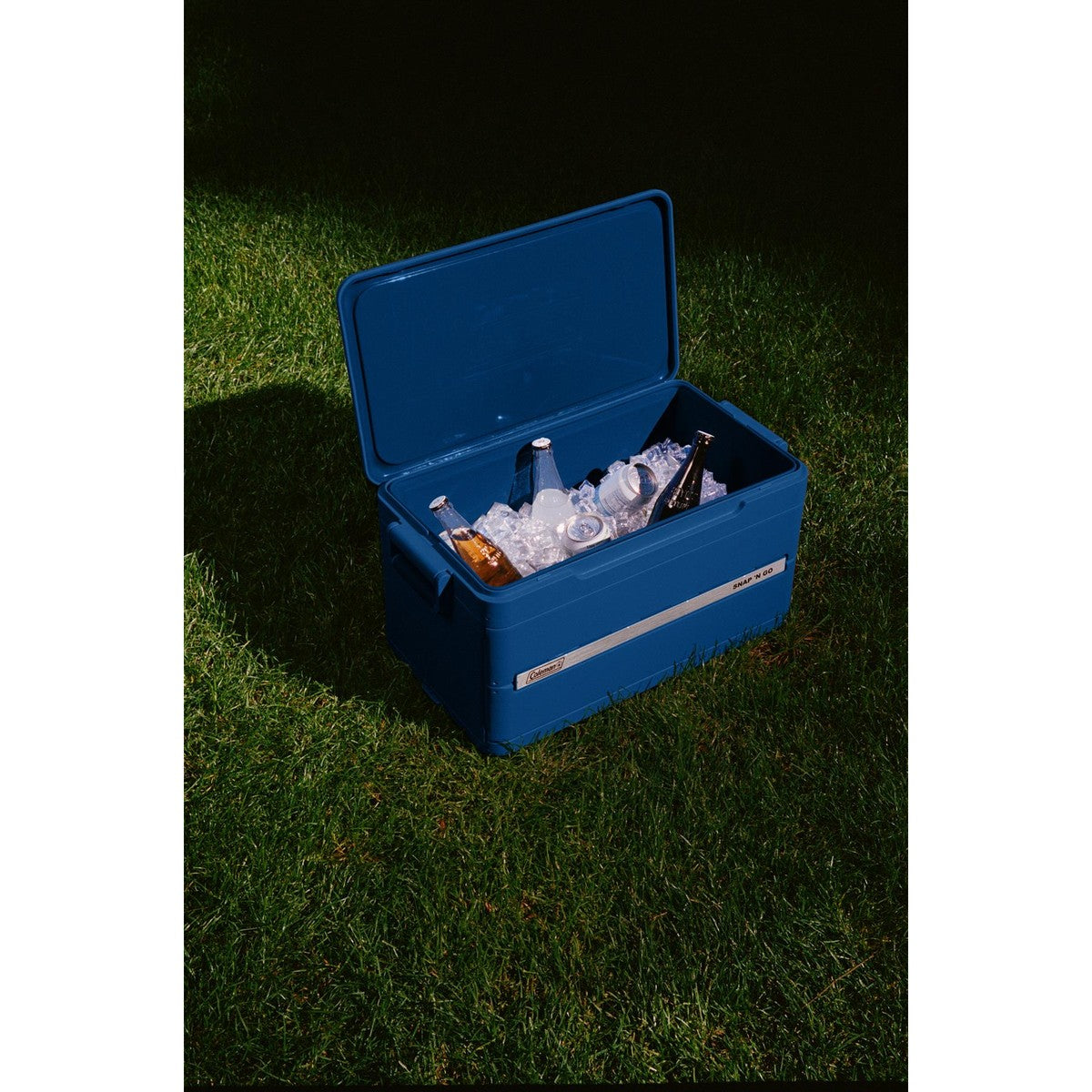 Coleman Snap N Go Blue Sapphire 35QT Collapsible Cooler Coolbox