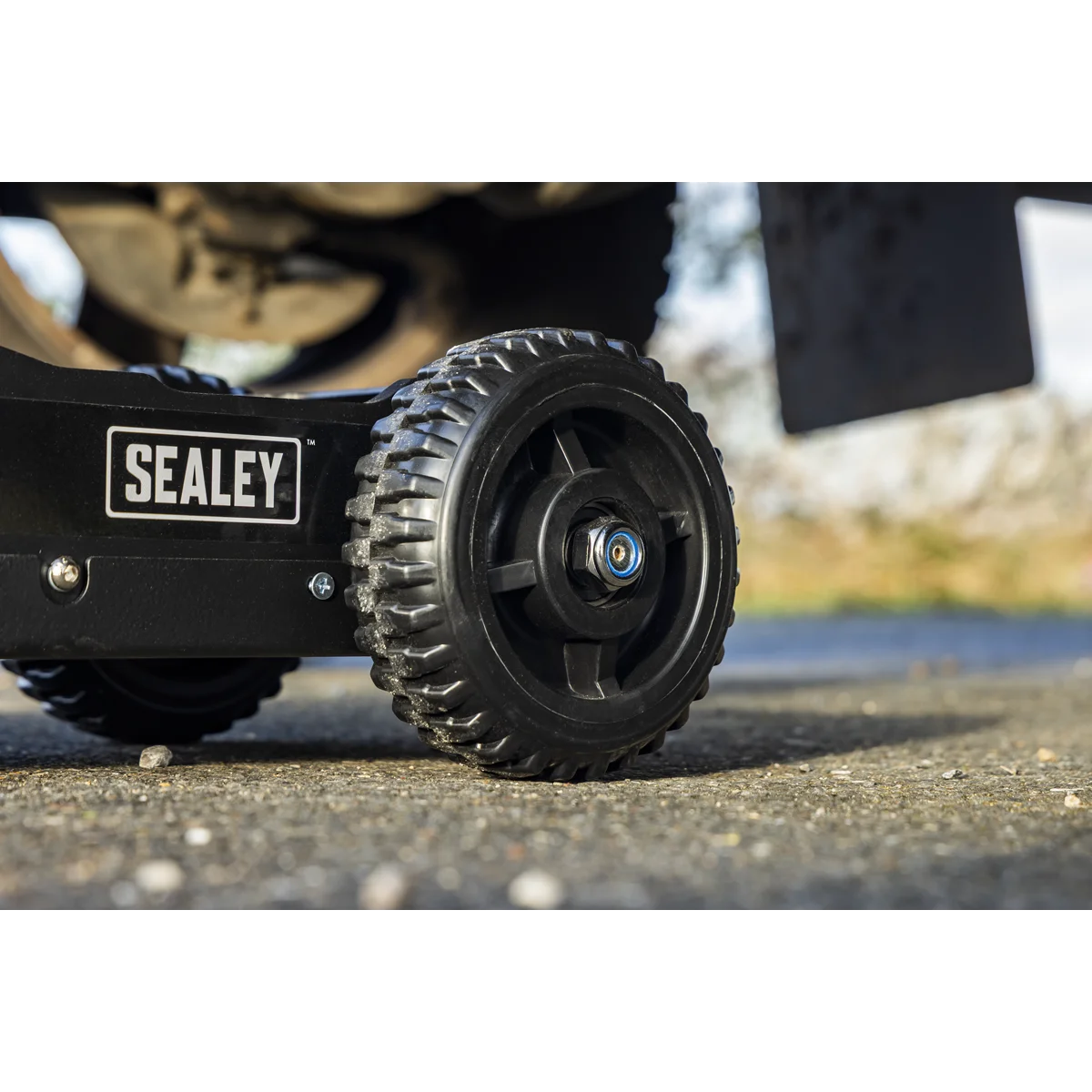 Sealey Trolley Jack 2500RG 2.5 Tonne for Off-Road Vehicles