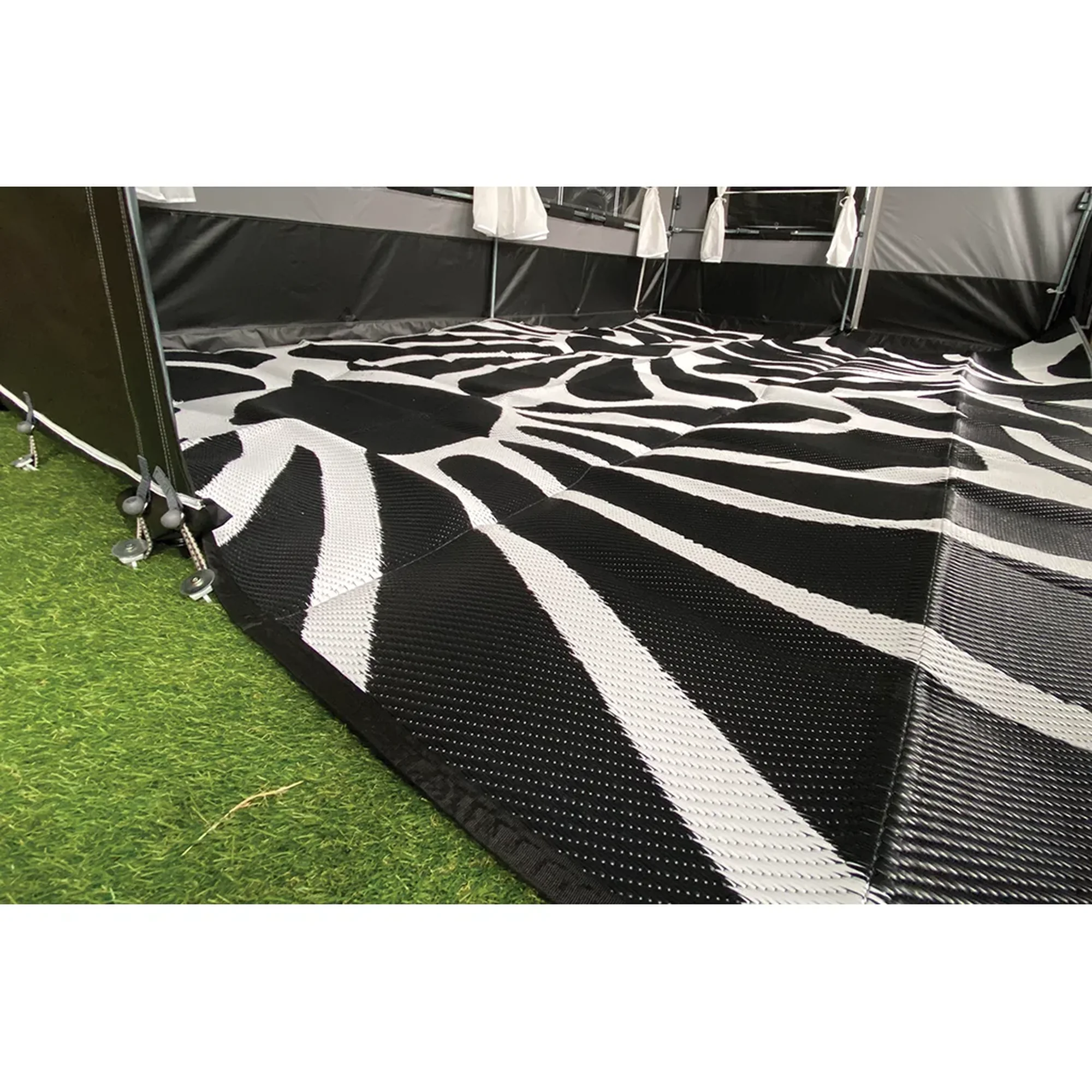 Quest Breathable Cosy Carpet 250x250 Awning Accessory