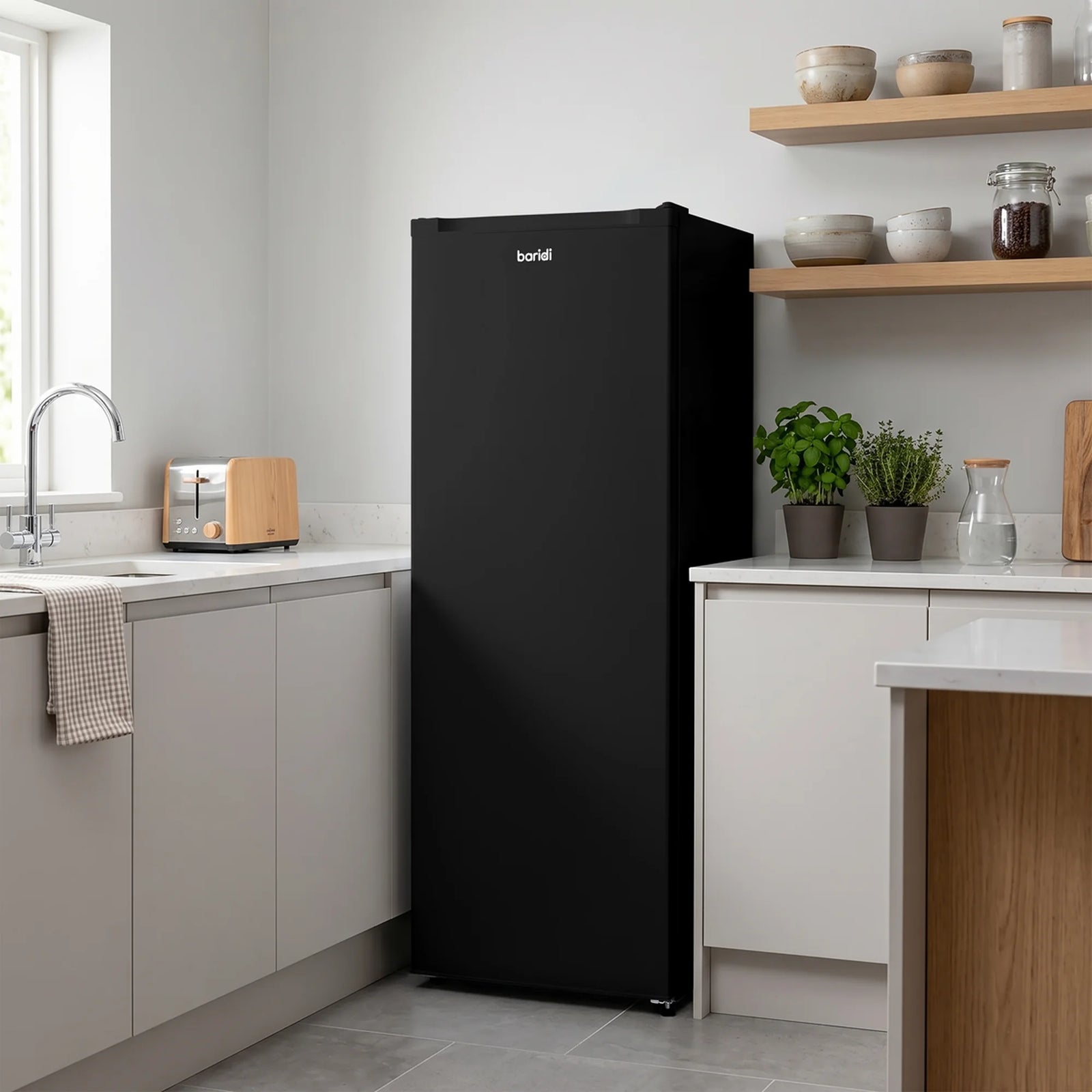 Baridi Freestanding Freezer 177L Capacity - Black