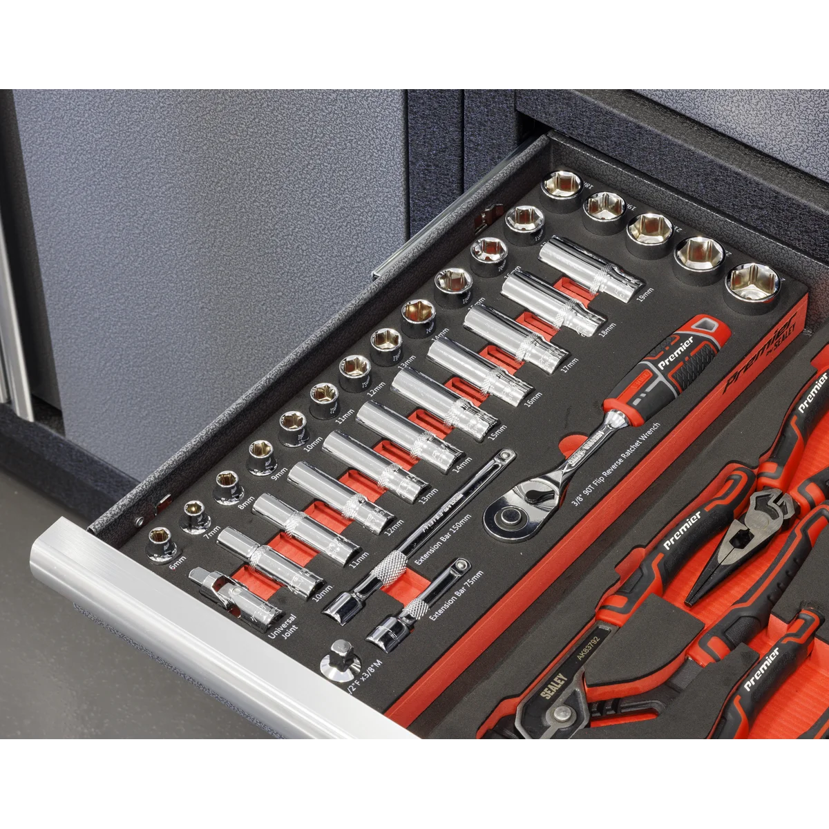 Sealey Premier Socket Set 32 Piece 3/8"Sq Drive with Tool Tray