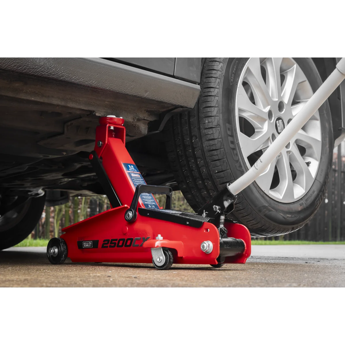 Sealey Trolley Jack 2.5 Tonne Heavy-Duty Model 2500CX