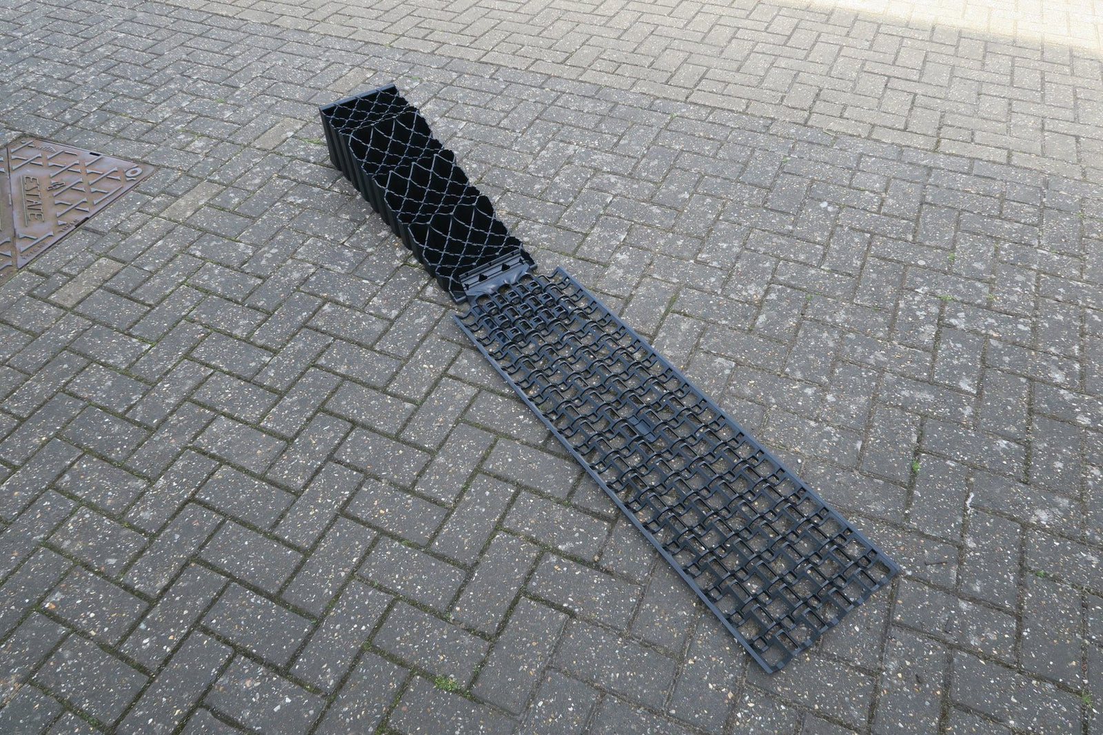 Milenco Gripper Plates – Anti-Slip Holders for Quattro, Trident & Triple Levels