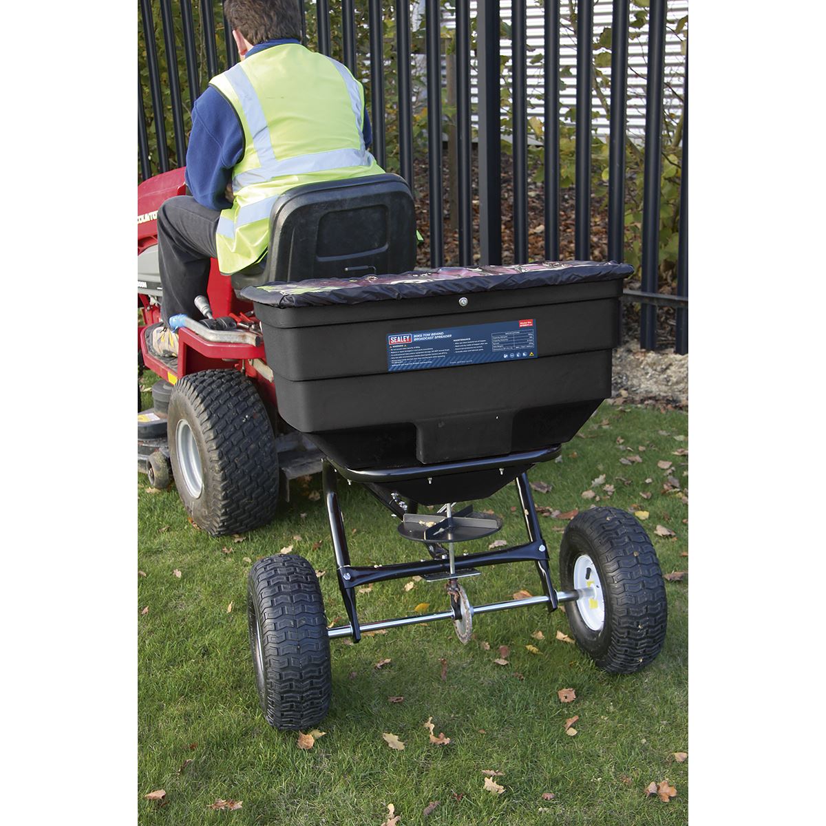 Broadcast Spreader 80Kg Tow Behind
