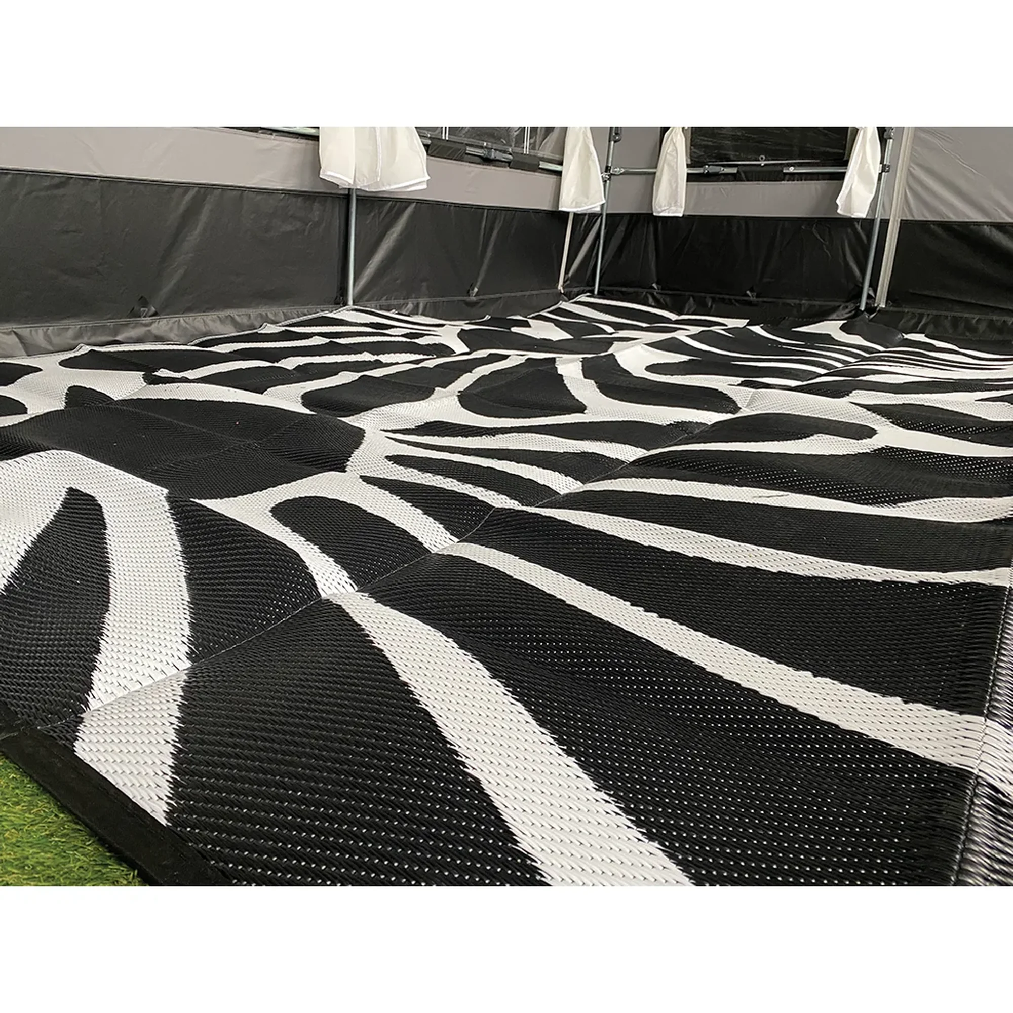 Quest Breathable Cosy Carpet 250x250 Awning Accessory