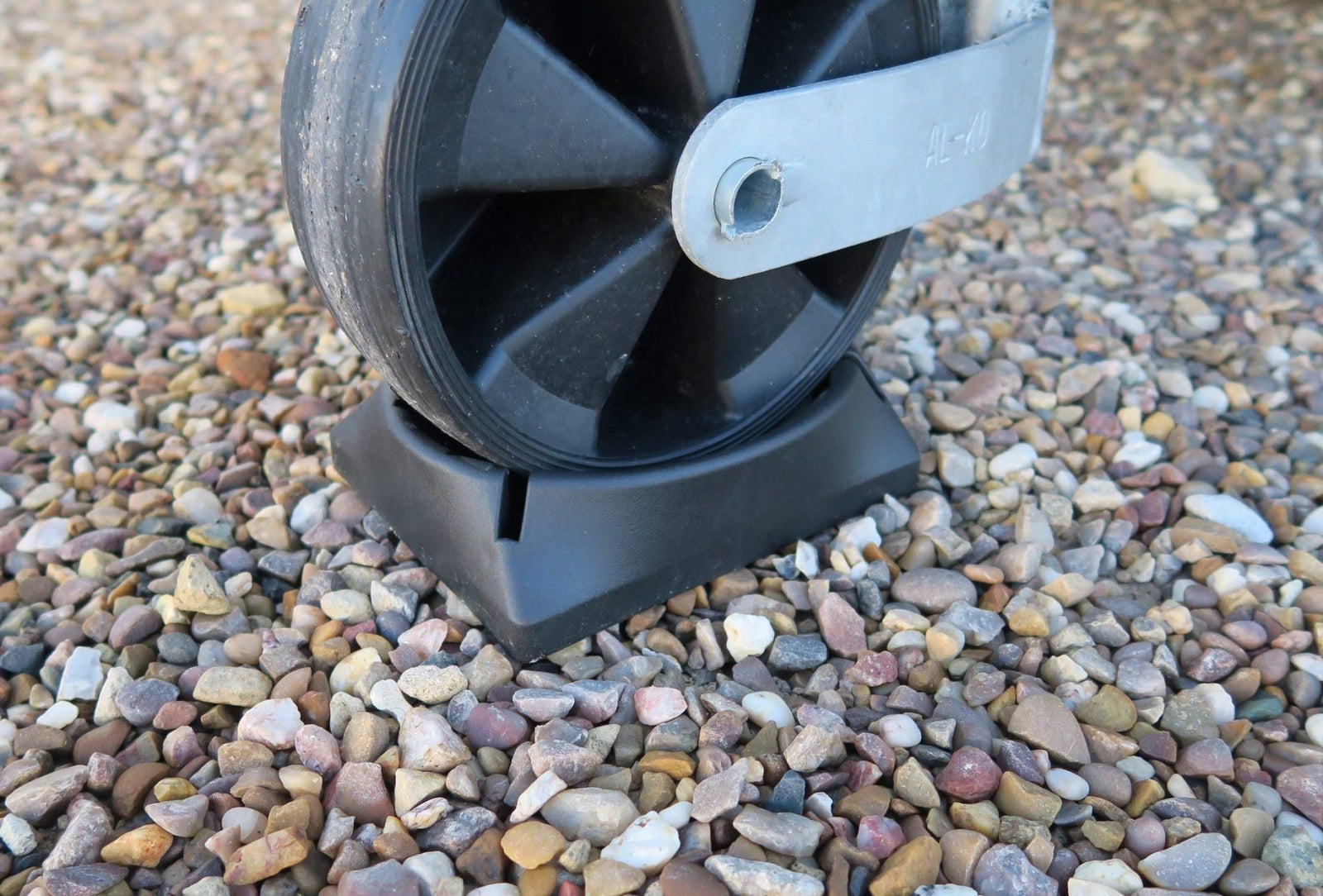 Milenco Jockey Pocket – Caravan Jockey Wheel Support for Soft Ground (Use with Stacka Levels)
