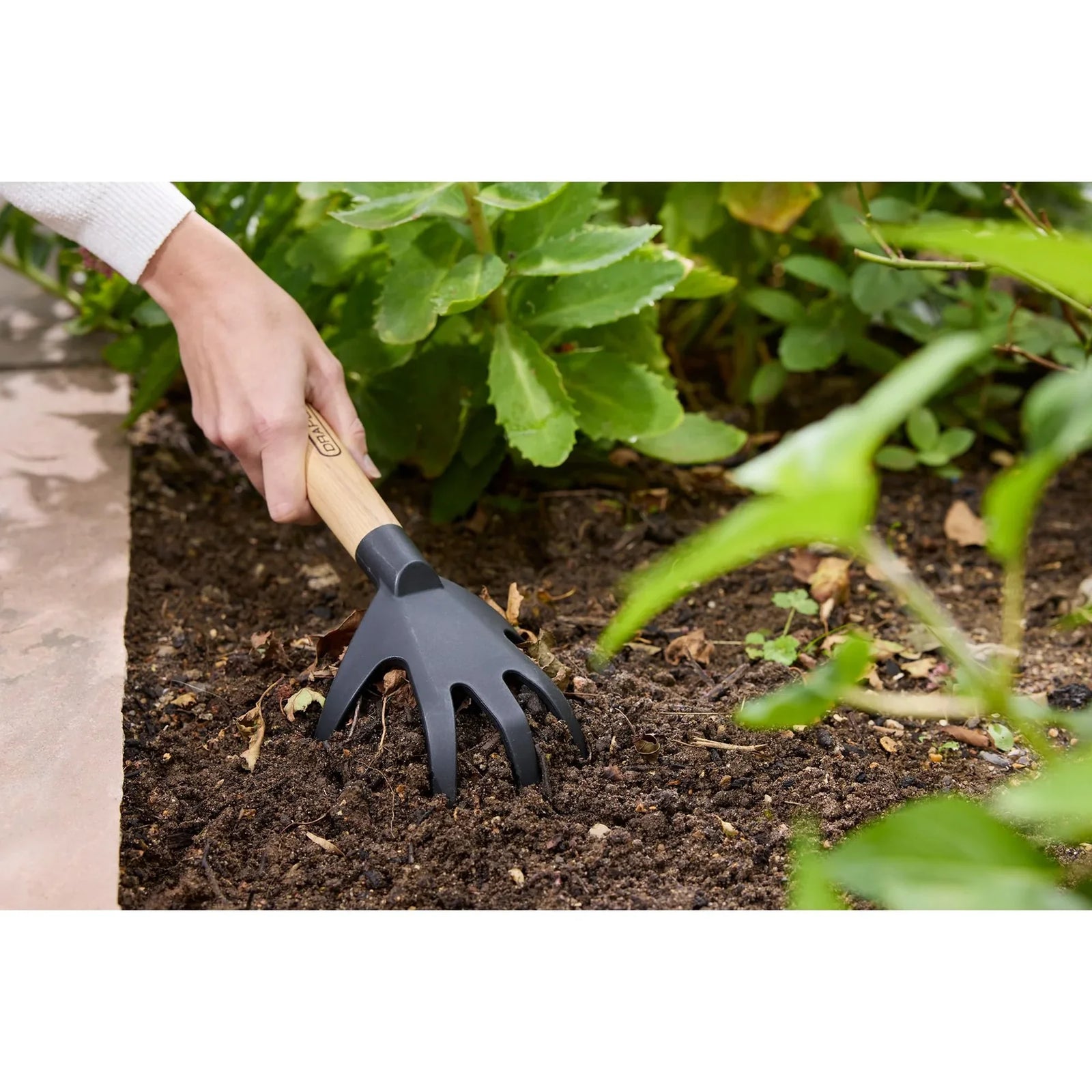Draper Hand Cultivator 5-Tine Eco-Friendly Design