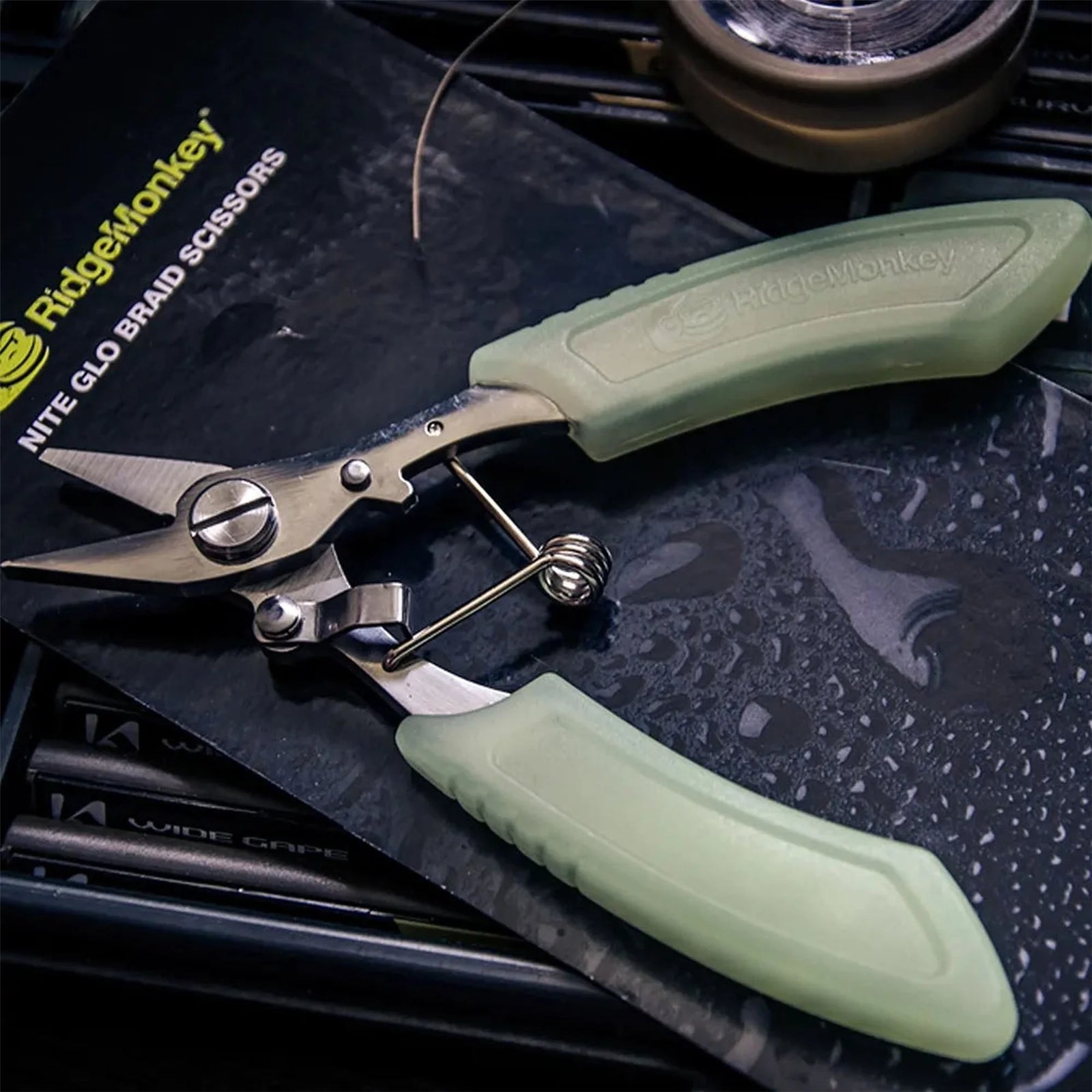RidgeMonkey Nite Glo Heavy Duty Snips - RMT431