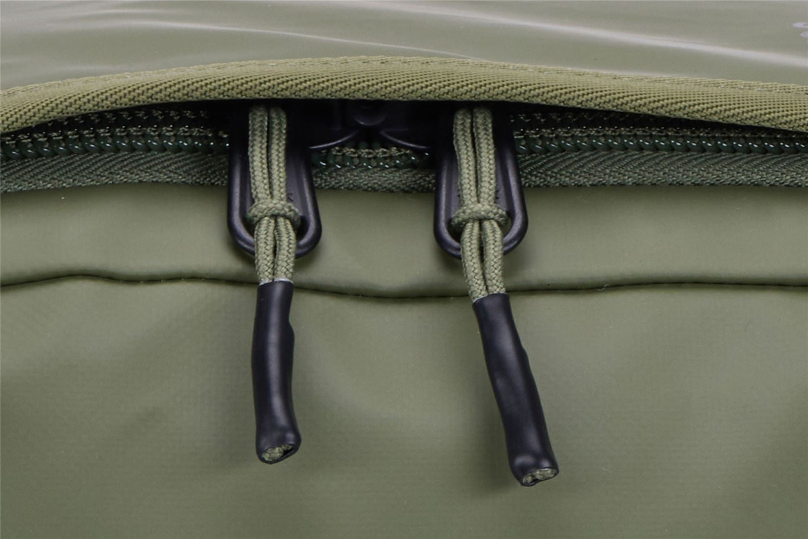 Thule Chasm 30L duffel bag olivine green