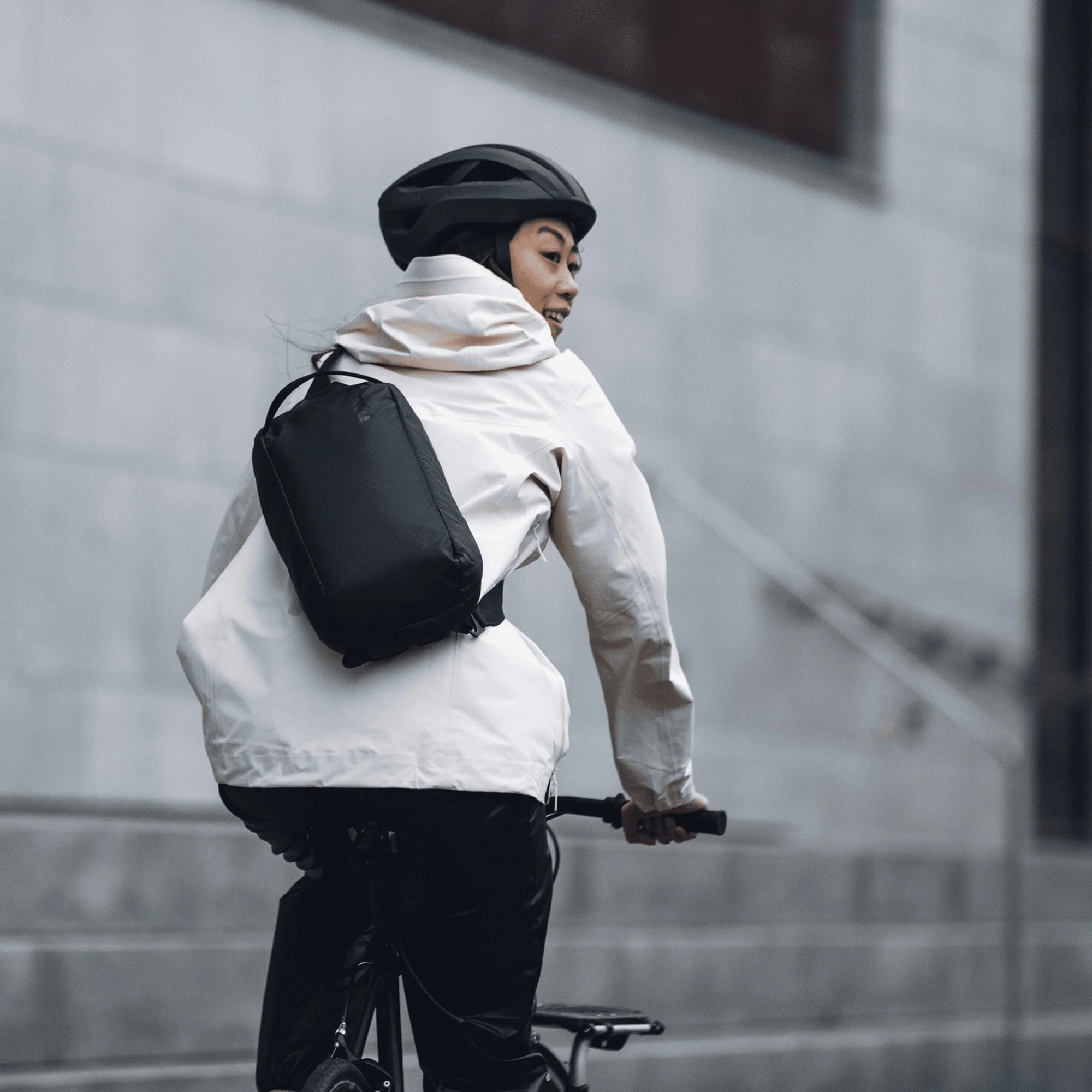 Thule Tact 8L Crossbody Bag - Eco-Friendly Design