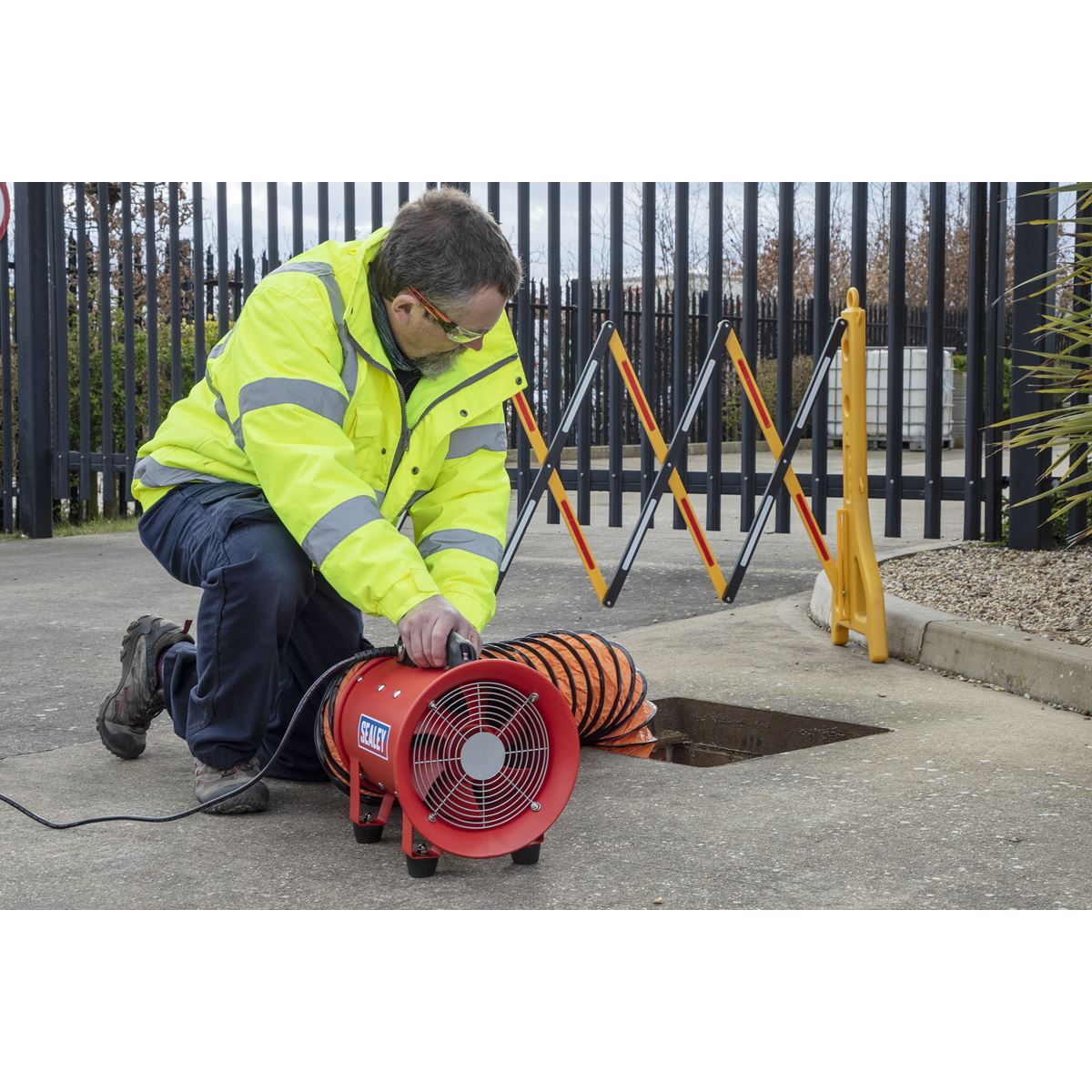 Sealey Portable Ventilator200mm with 5m Ducting VEN200