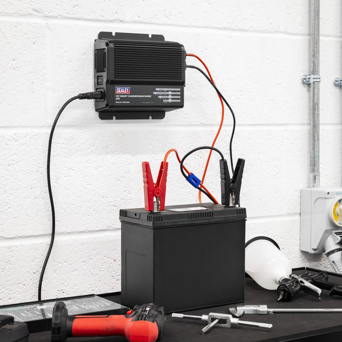 Sealey BSCU25A 12V 25A Smart Charger for VRLA, Gel, AGM, Lithium