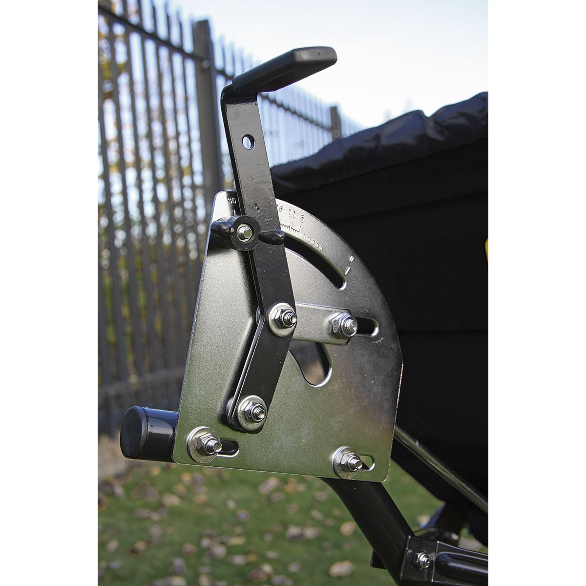 Broadcast Spreader 80Kg Tow Behind