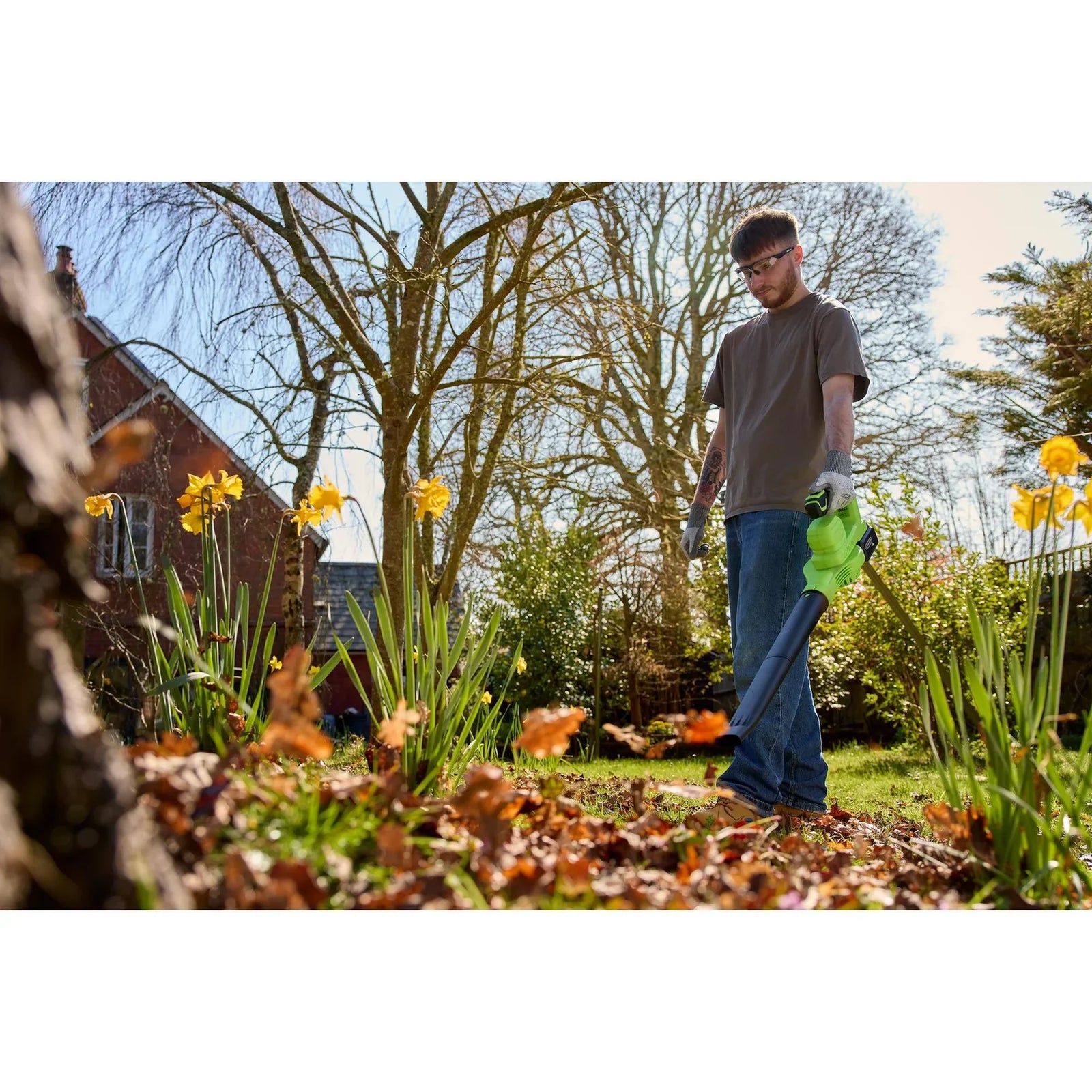 Draper Leaf Blower 18V with 4.0Ah Battery and Charger