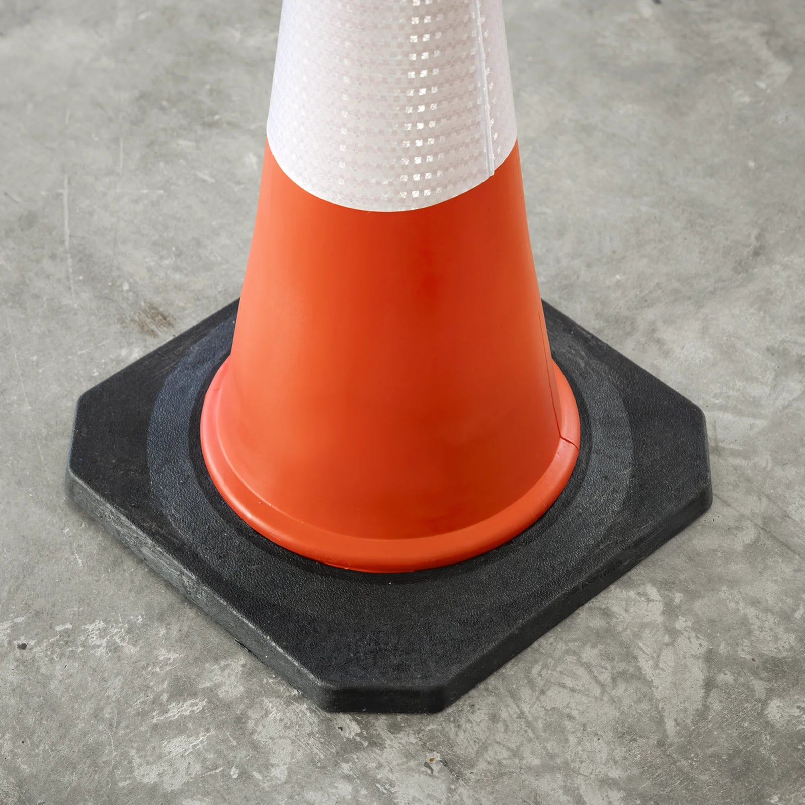 Sealey Traffic Cone 75cm - Pack of 5, Hi-Vis & Durable