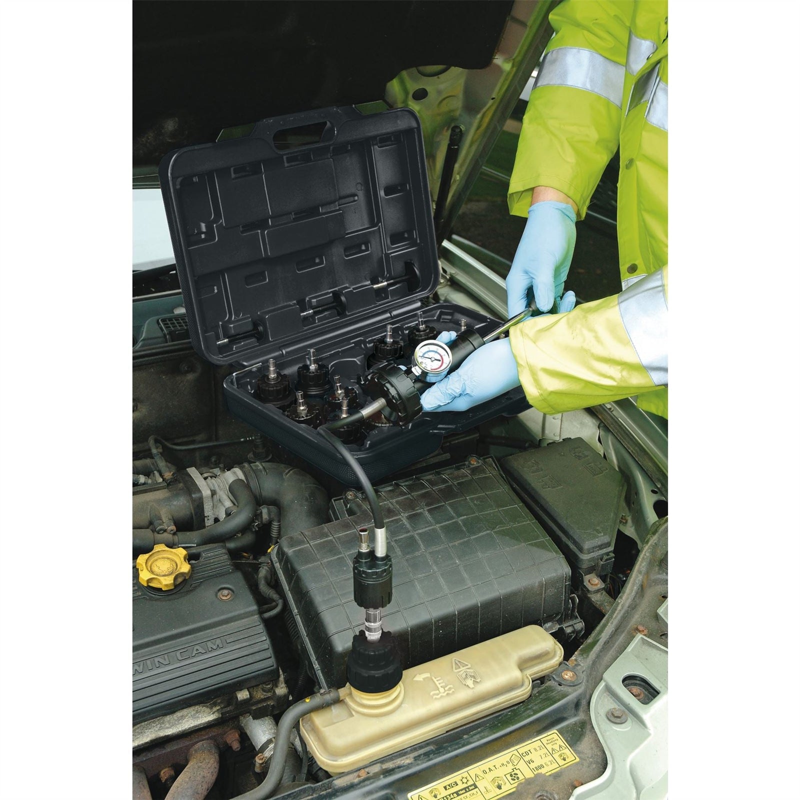 Draper Radiator and Cap Pressure Test Kit (32 Piece) 23420