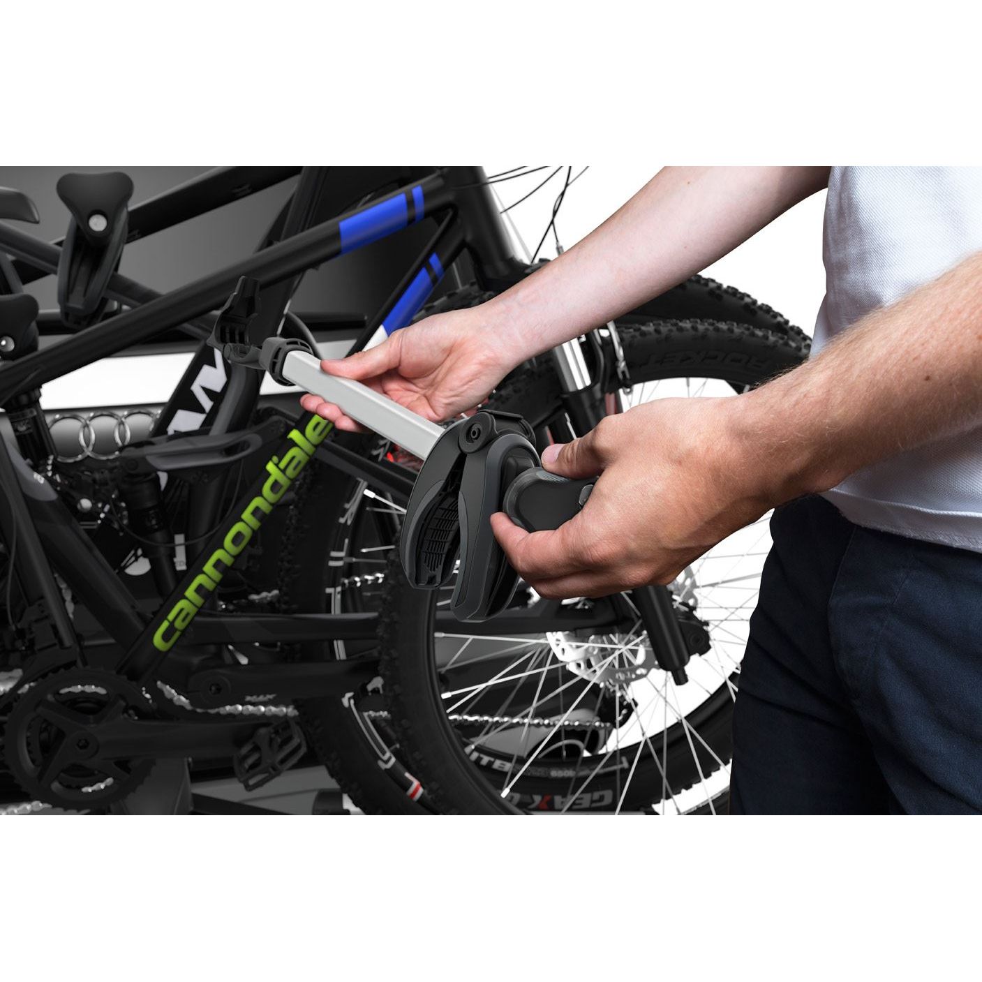 Thule Velo Space XT three-bike platform towbar bike rack black/aluminium Towbar Bike Rack