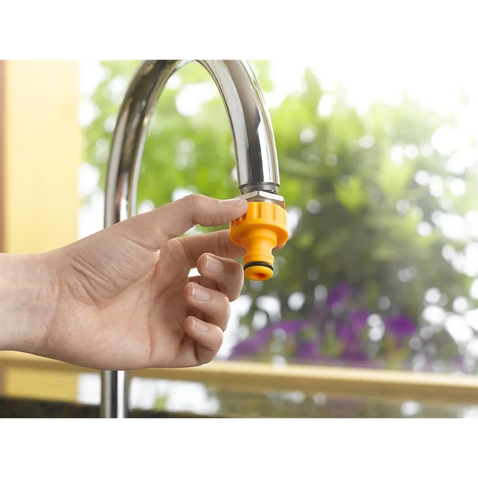 Hozelock Outdoor Threaded Tap Connector 22mm 2304 - 100-000-784