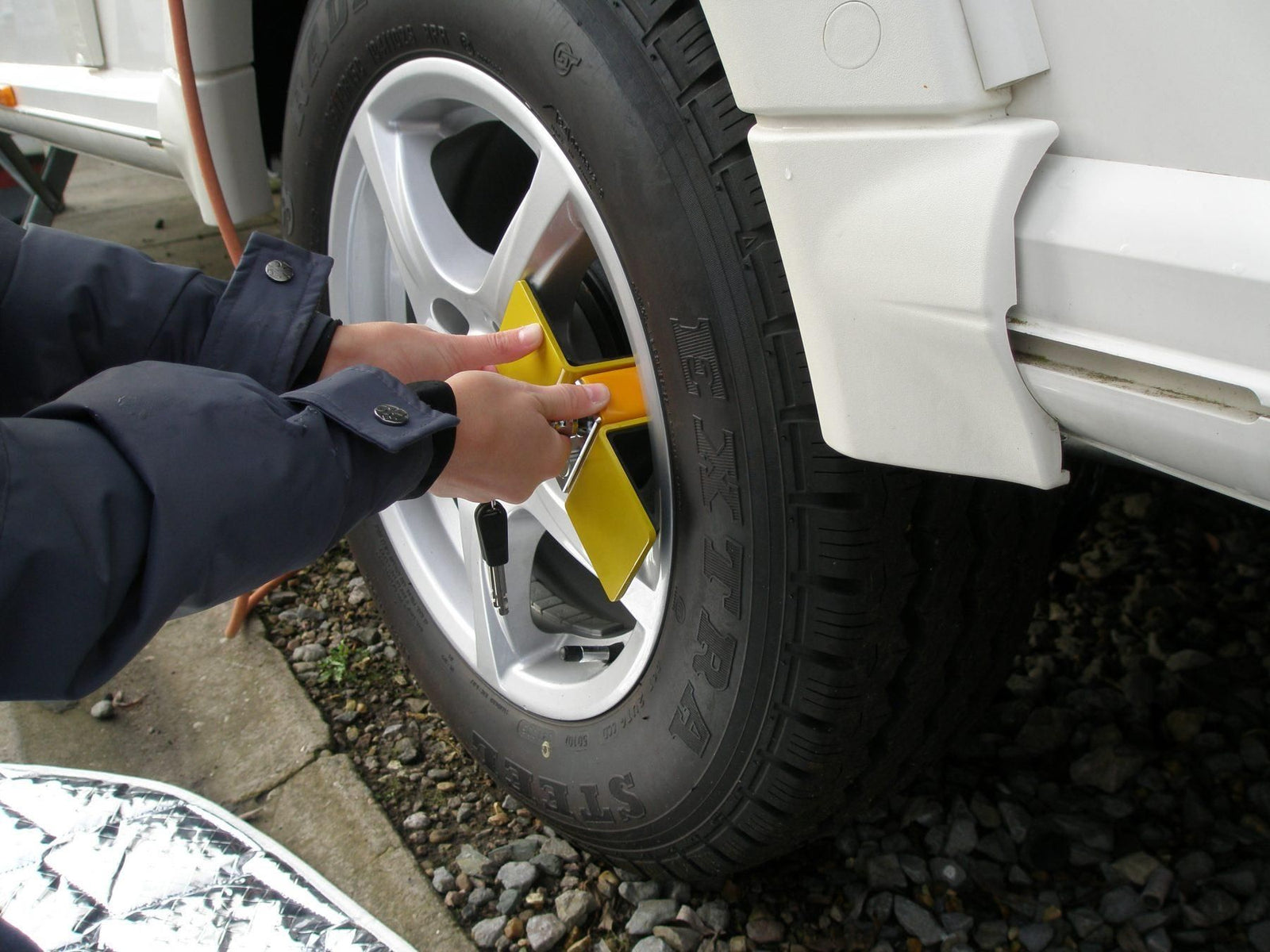 Compact C Wheelclamp for Alloy and Steel Wheels